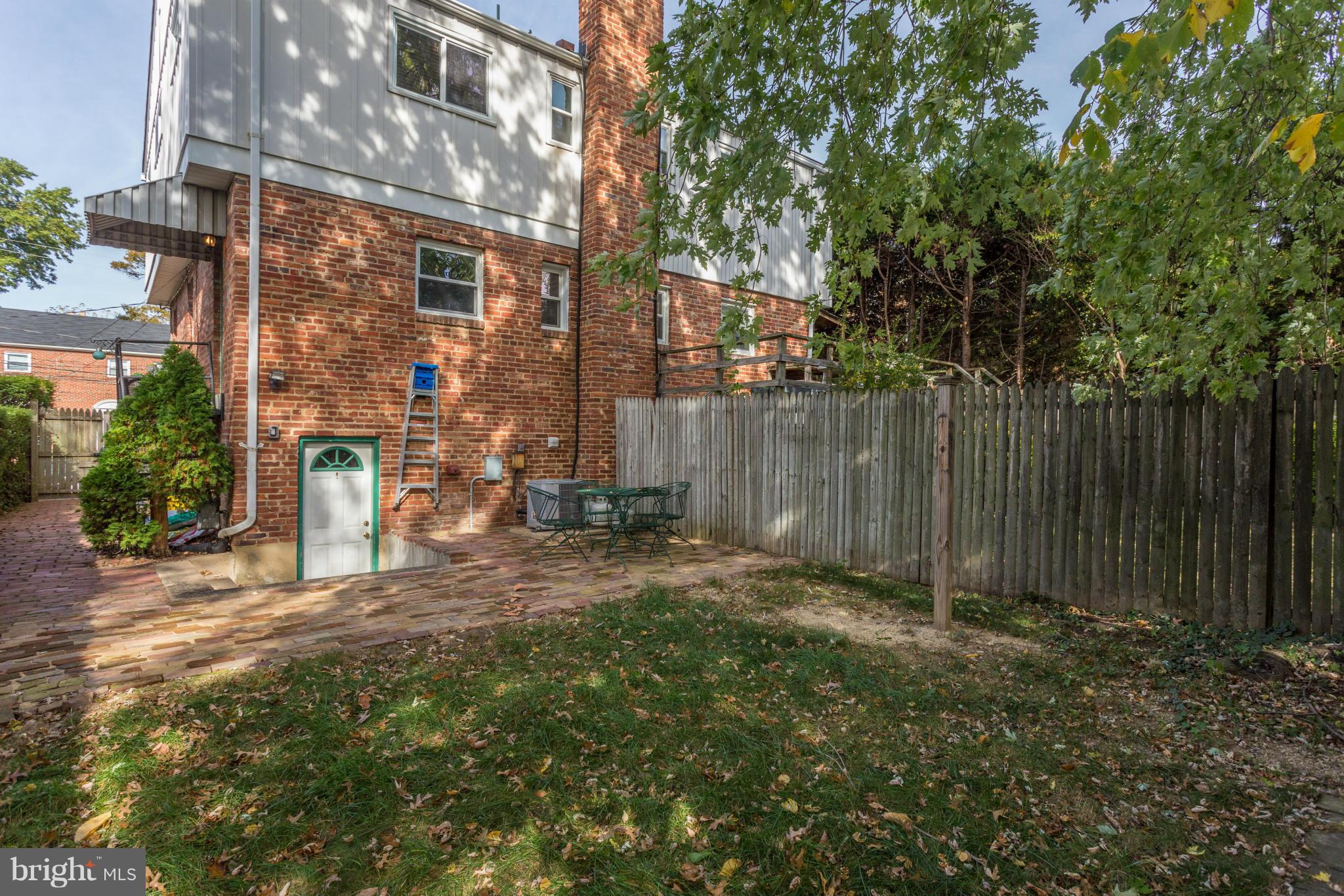 TEMPLE PARK - Residential Lease