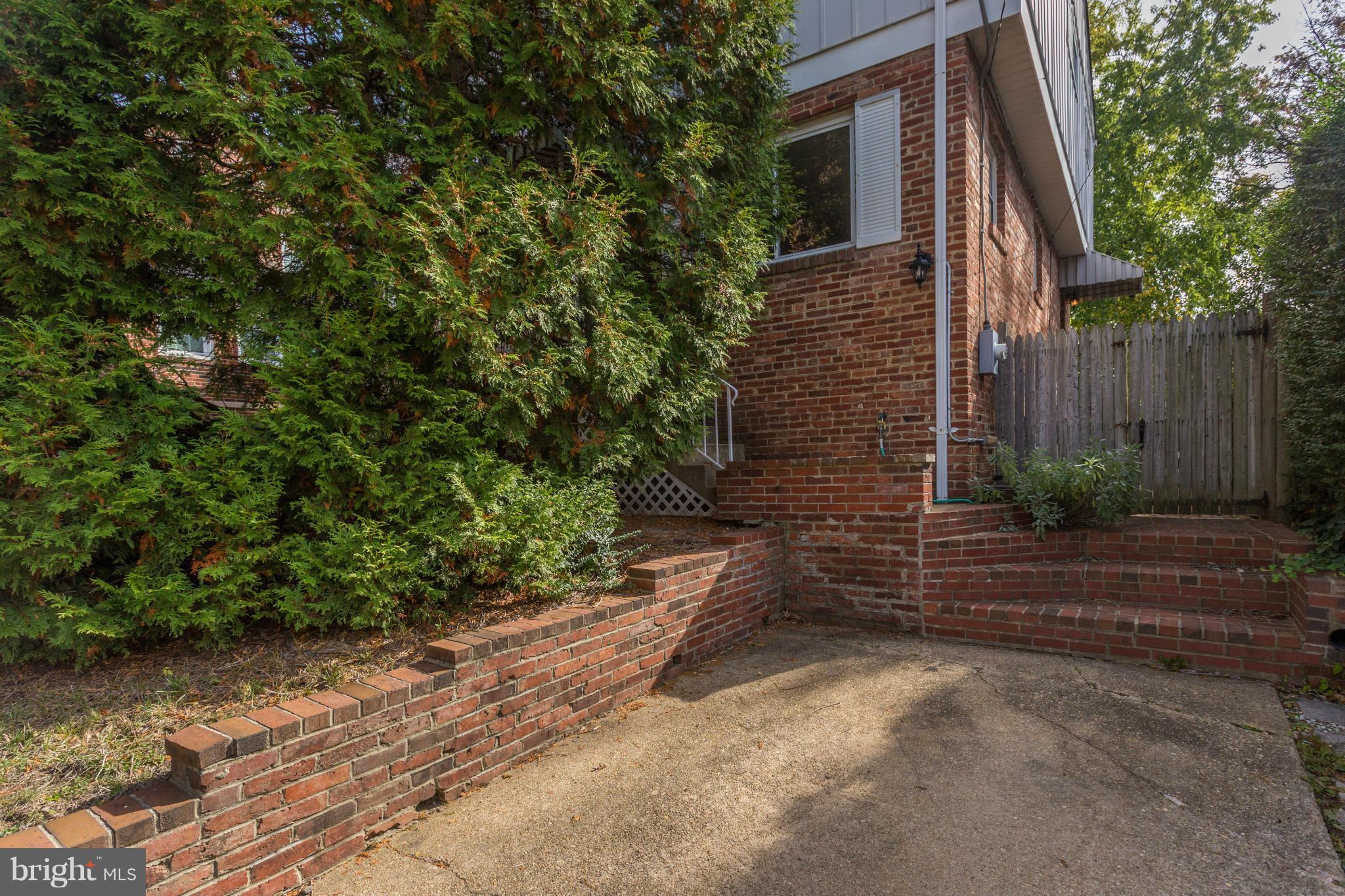 TEMPLE PARK - Residential Lease