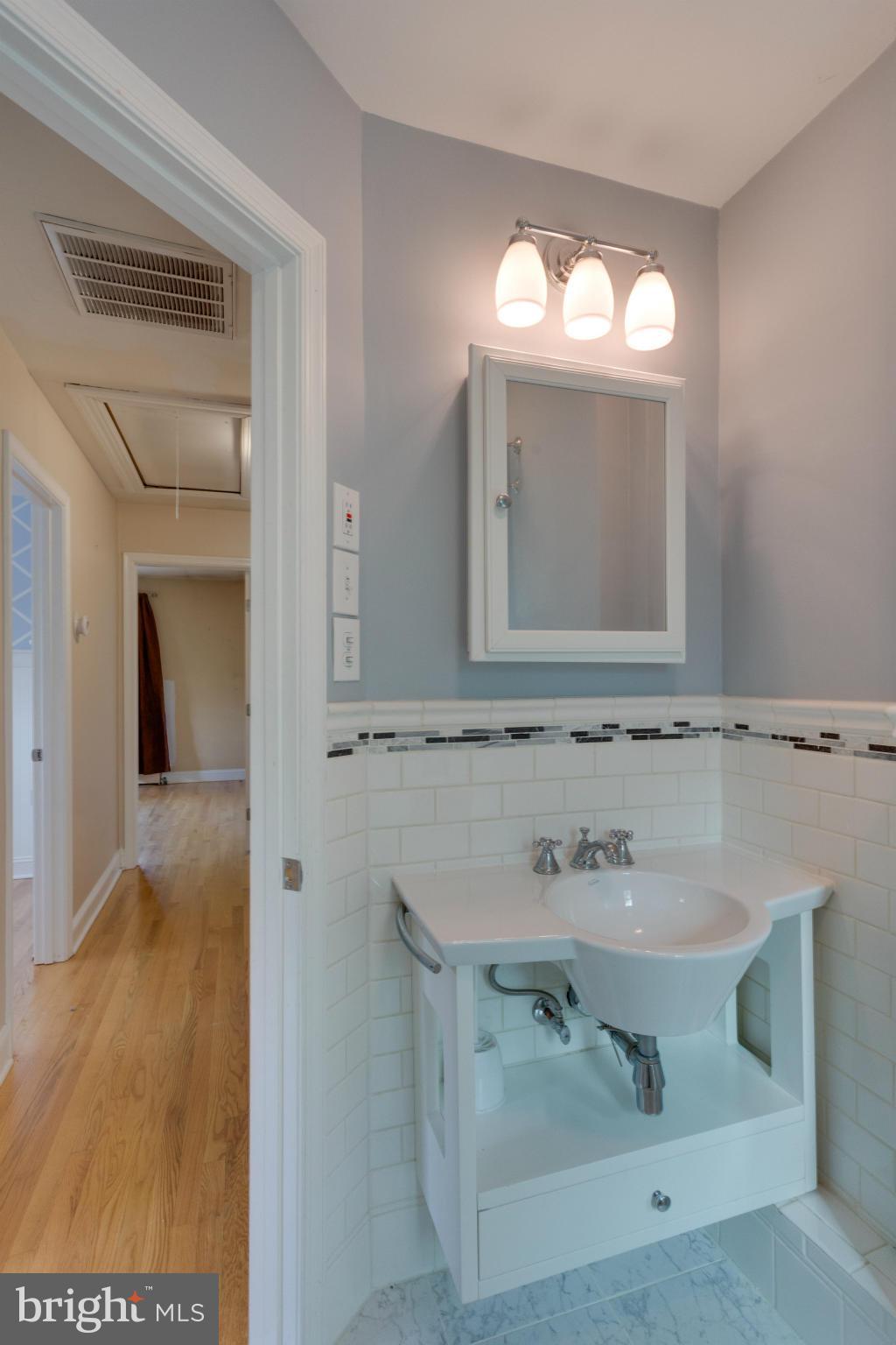 TEMPLE PARK - Residential Lease