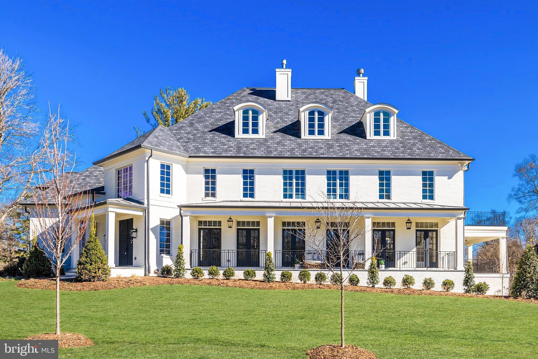 SALONA VILLAGE - Residential