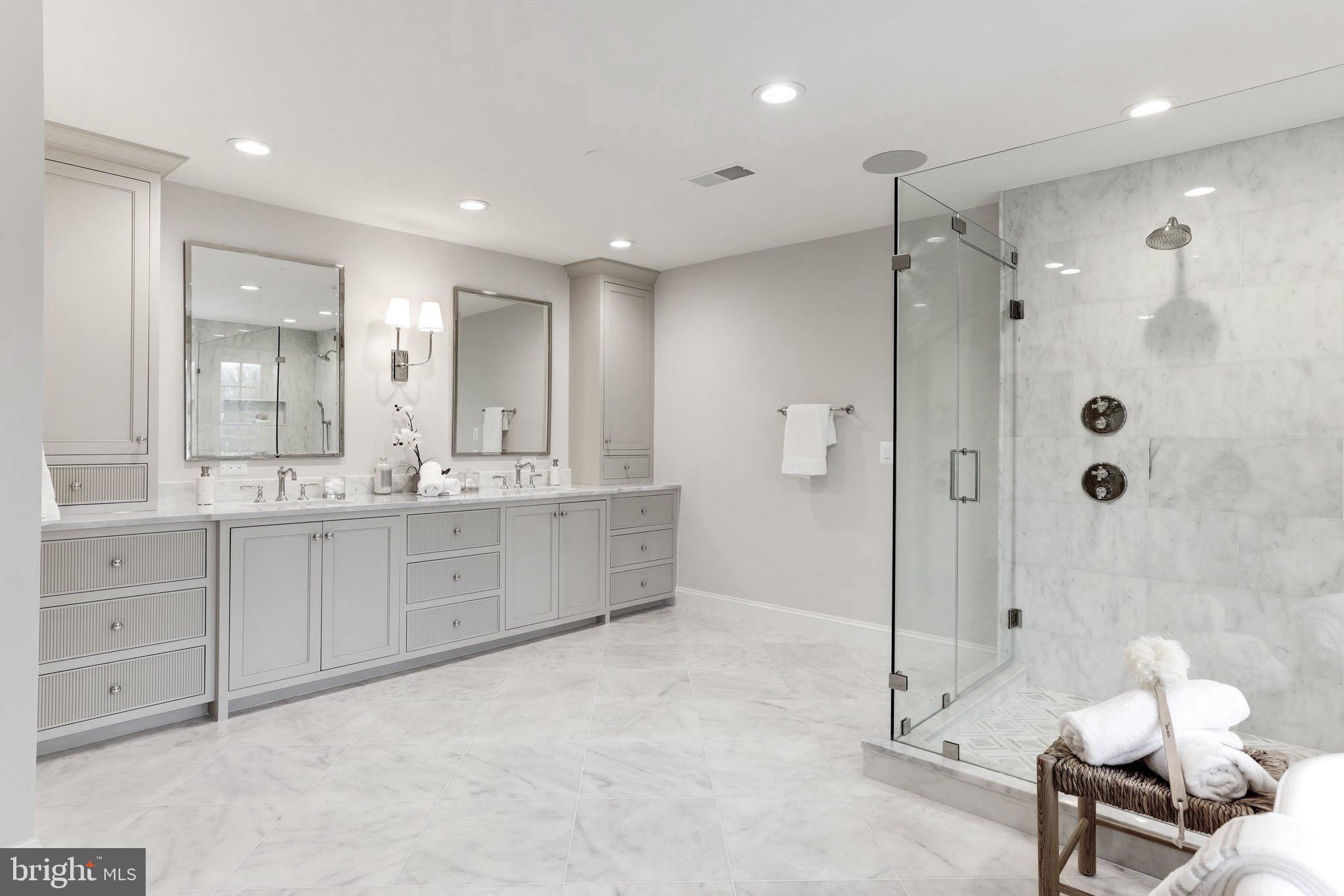 SALONA VILLAGE - Residential