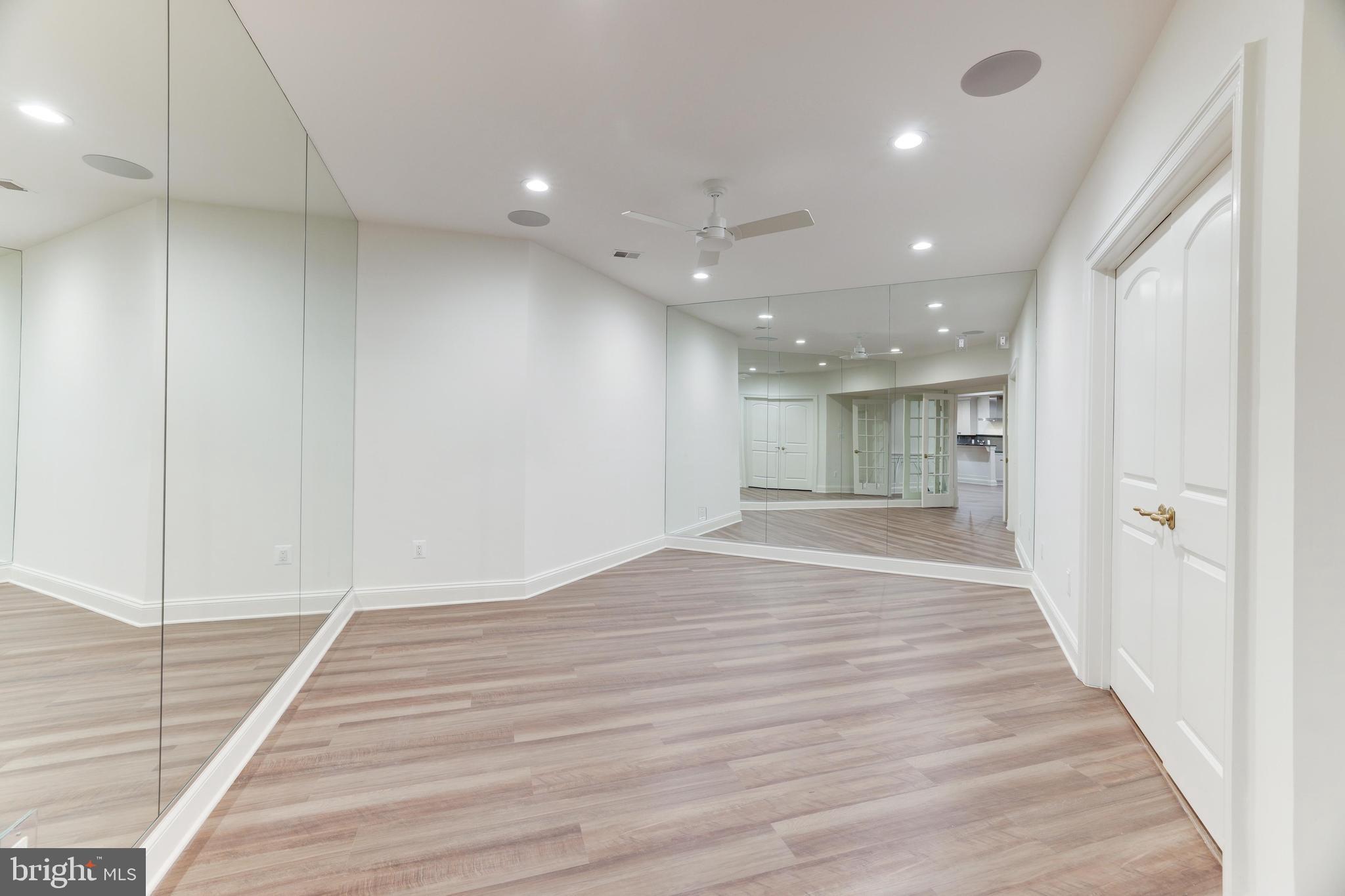 SALONA VILLAGE - Residential