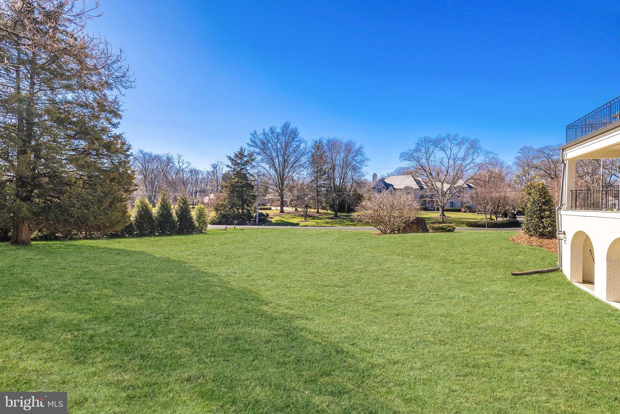 SALONA VILLAGE - Residential