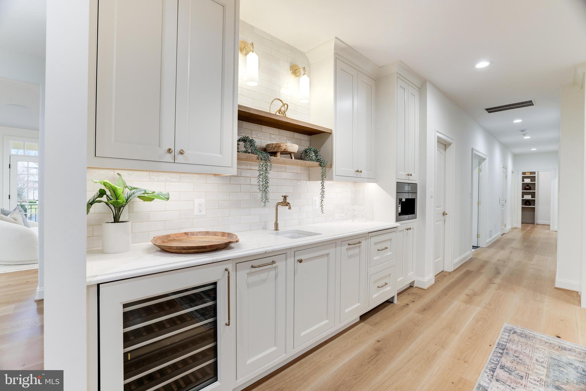 SALONA VILLAGE - Residential