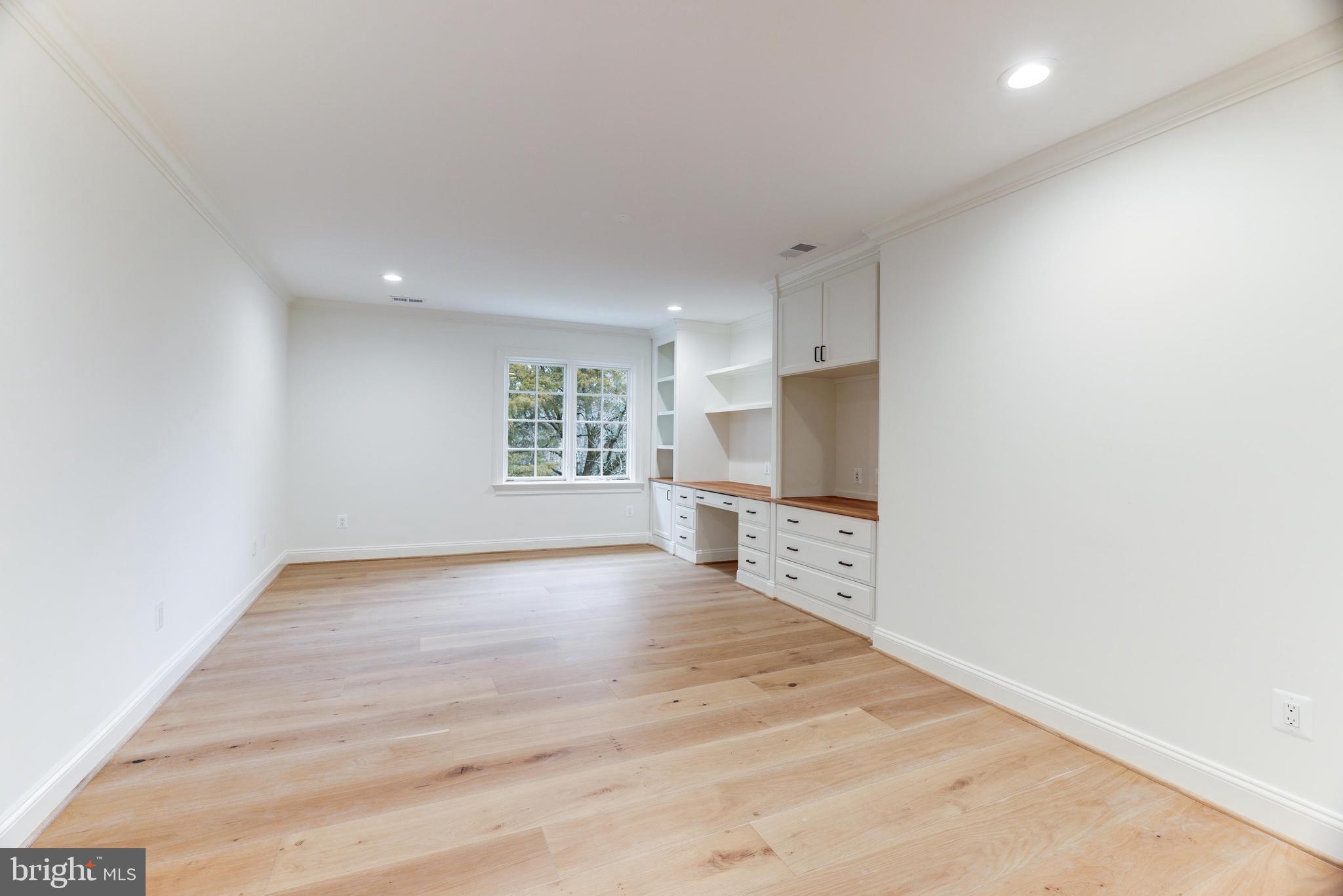 SALONA VILLAGE - Residential