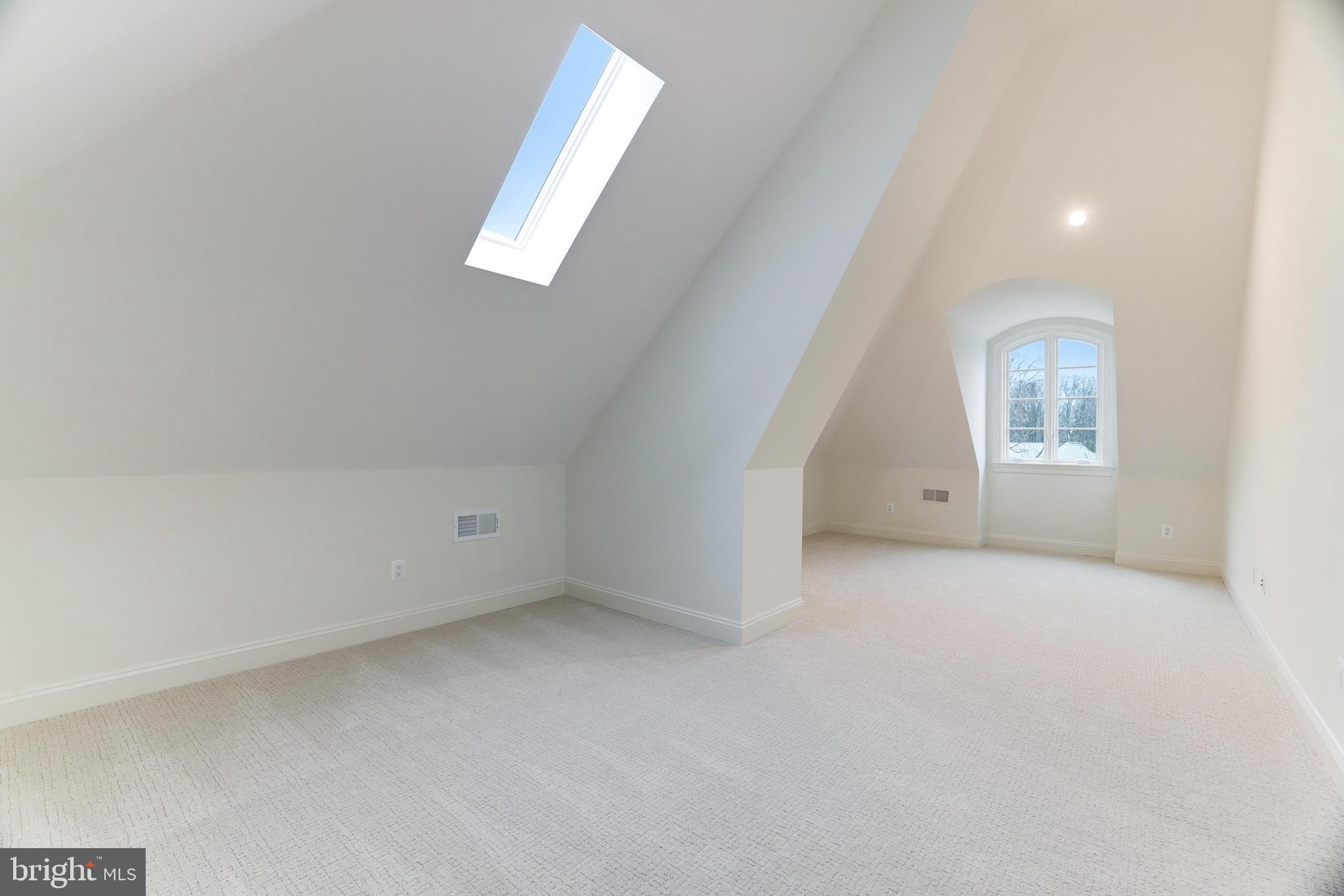 SALONA VILLAGE - Residential