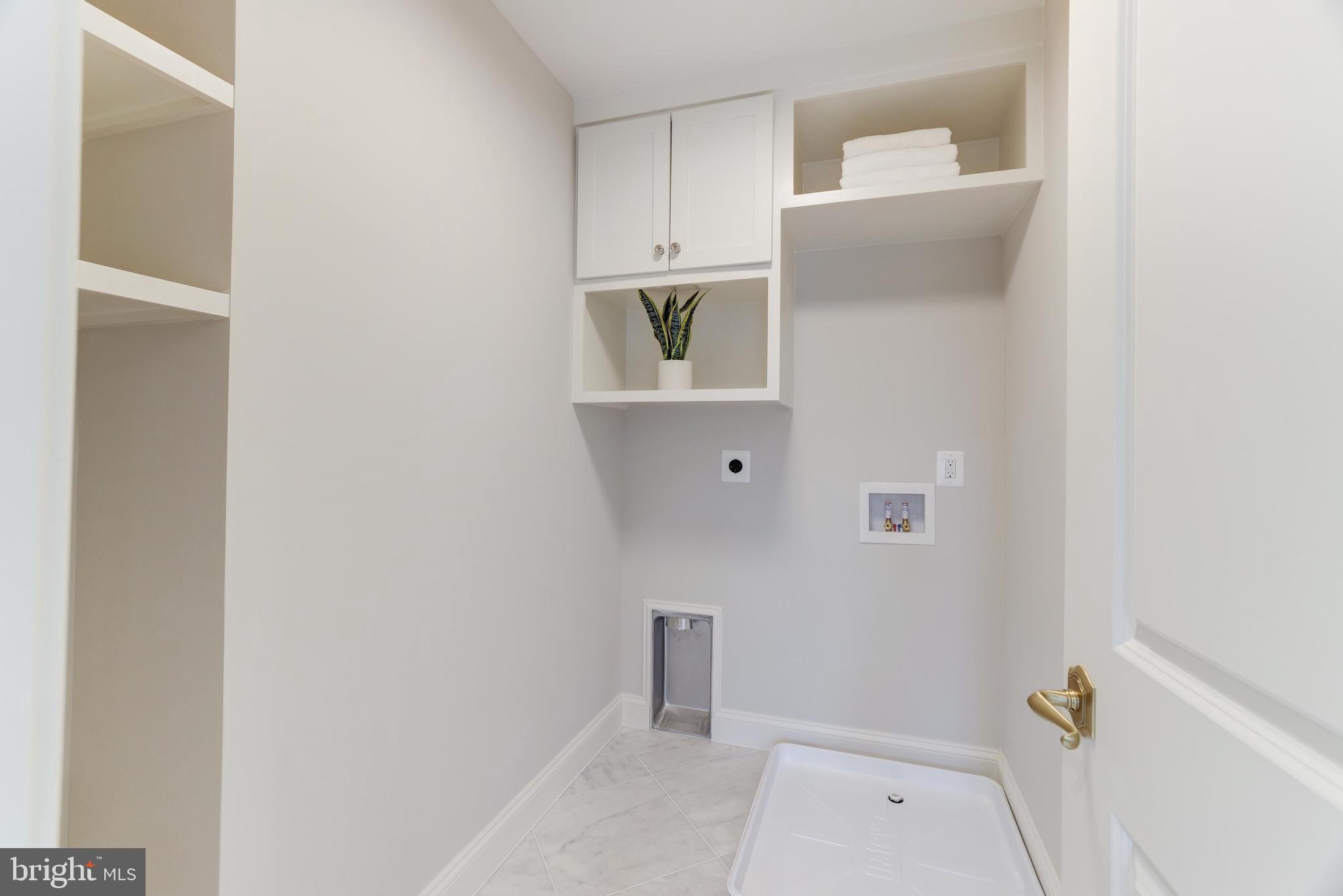 SALONA VILLAGE - Residential