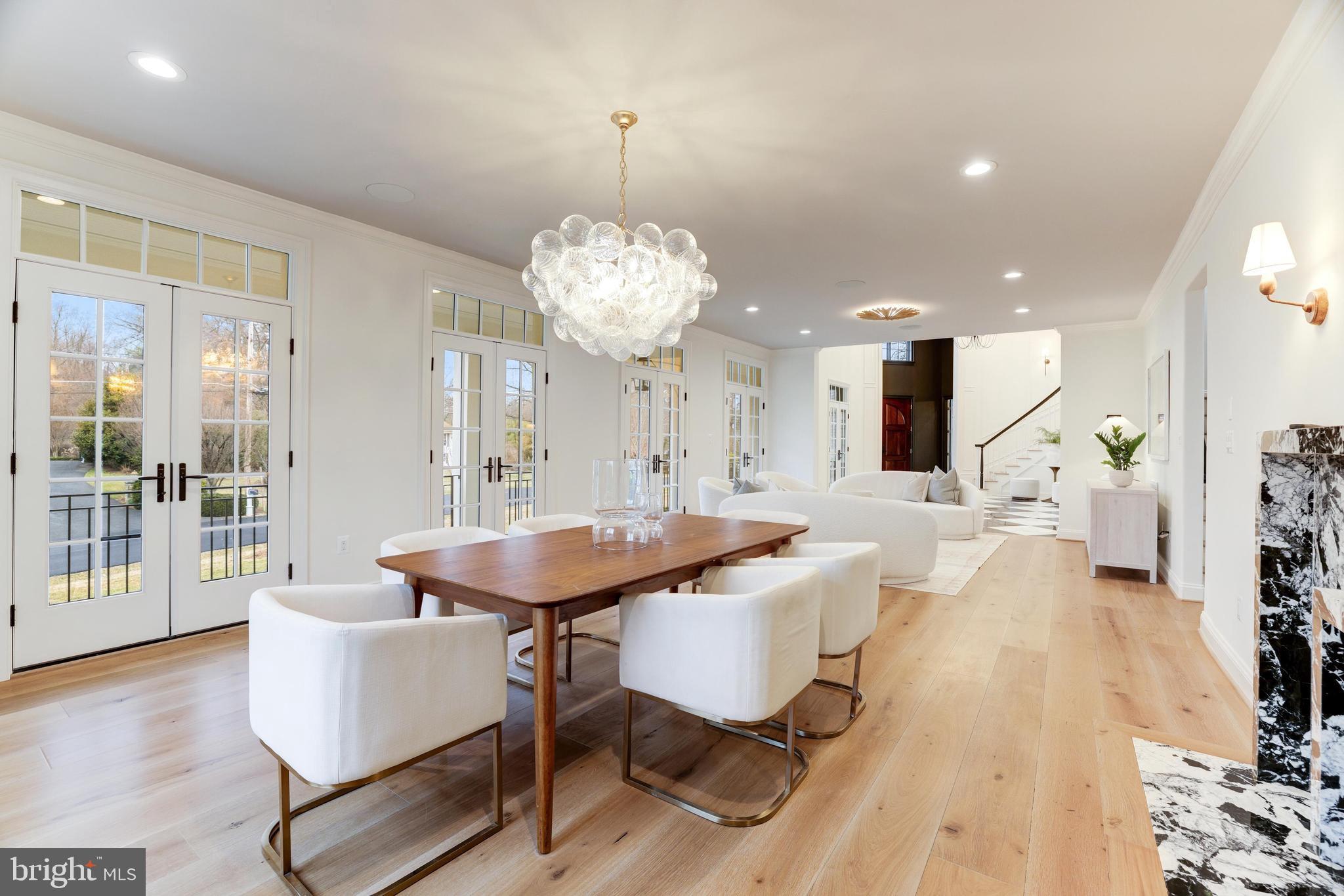 SALONA VILLAGE - Residential