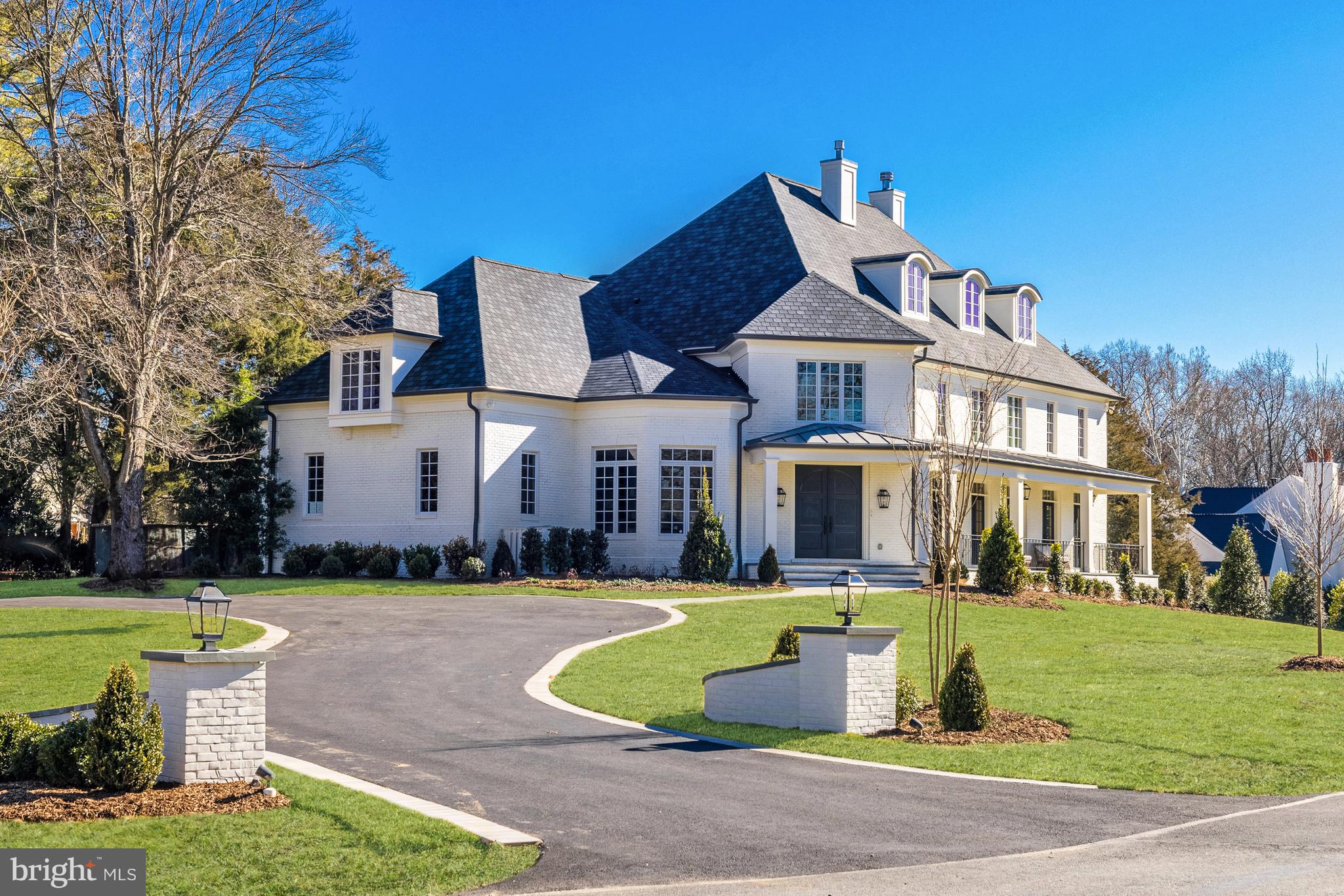 SALONA VILLAGE - Residential