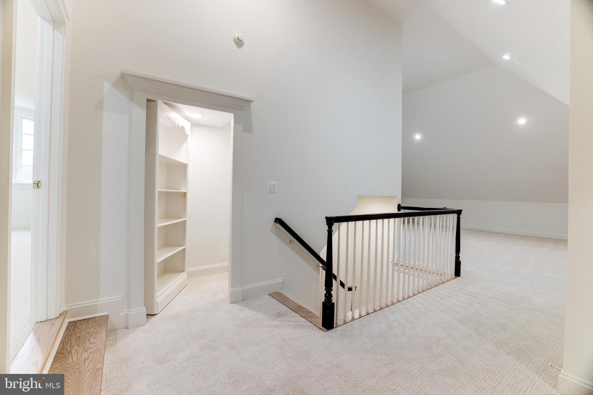 SALONA VILLAGE - Residential