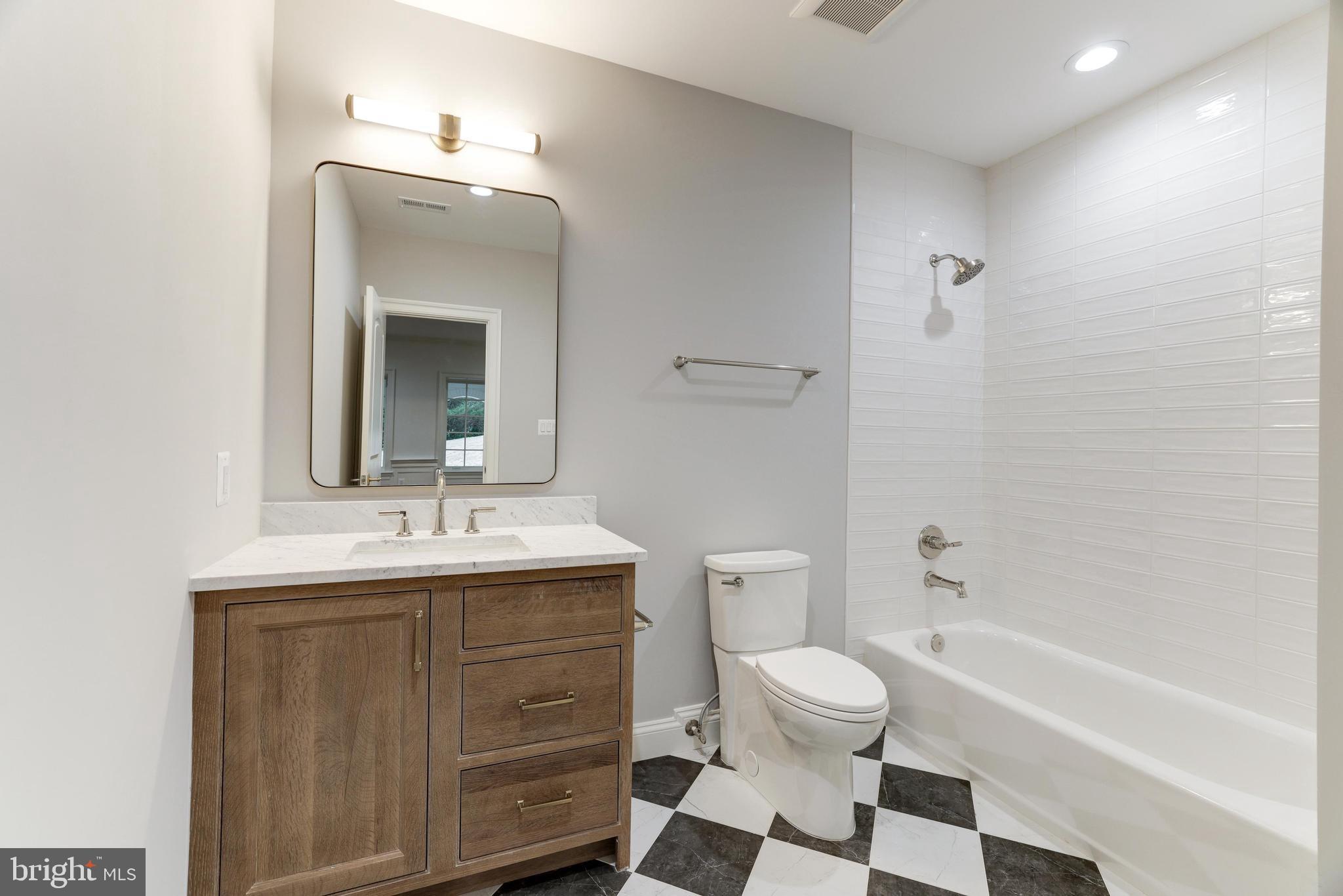 SALONA VILLAGE - Residential