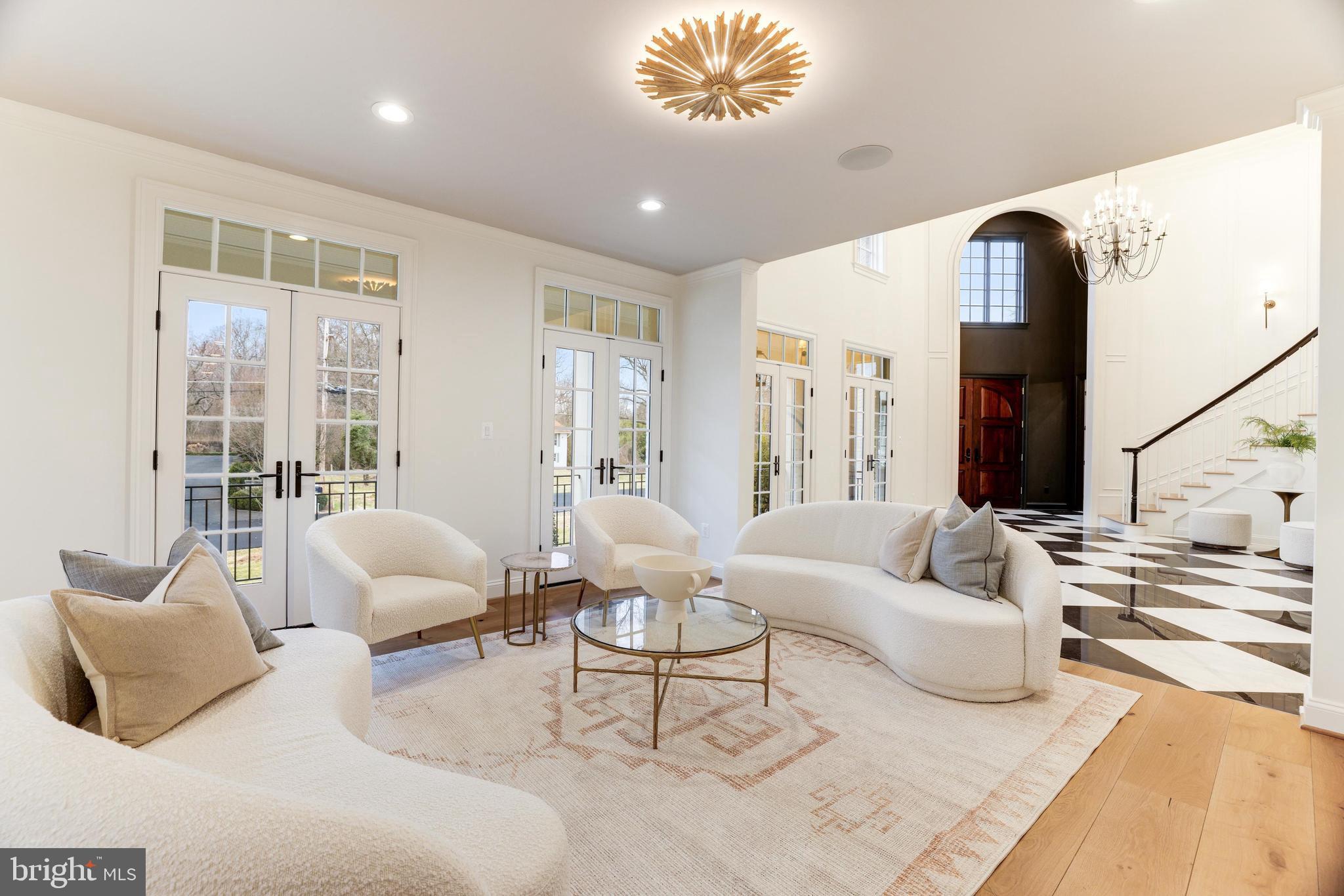 SALONA VILLAGE - Residential