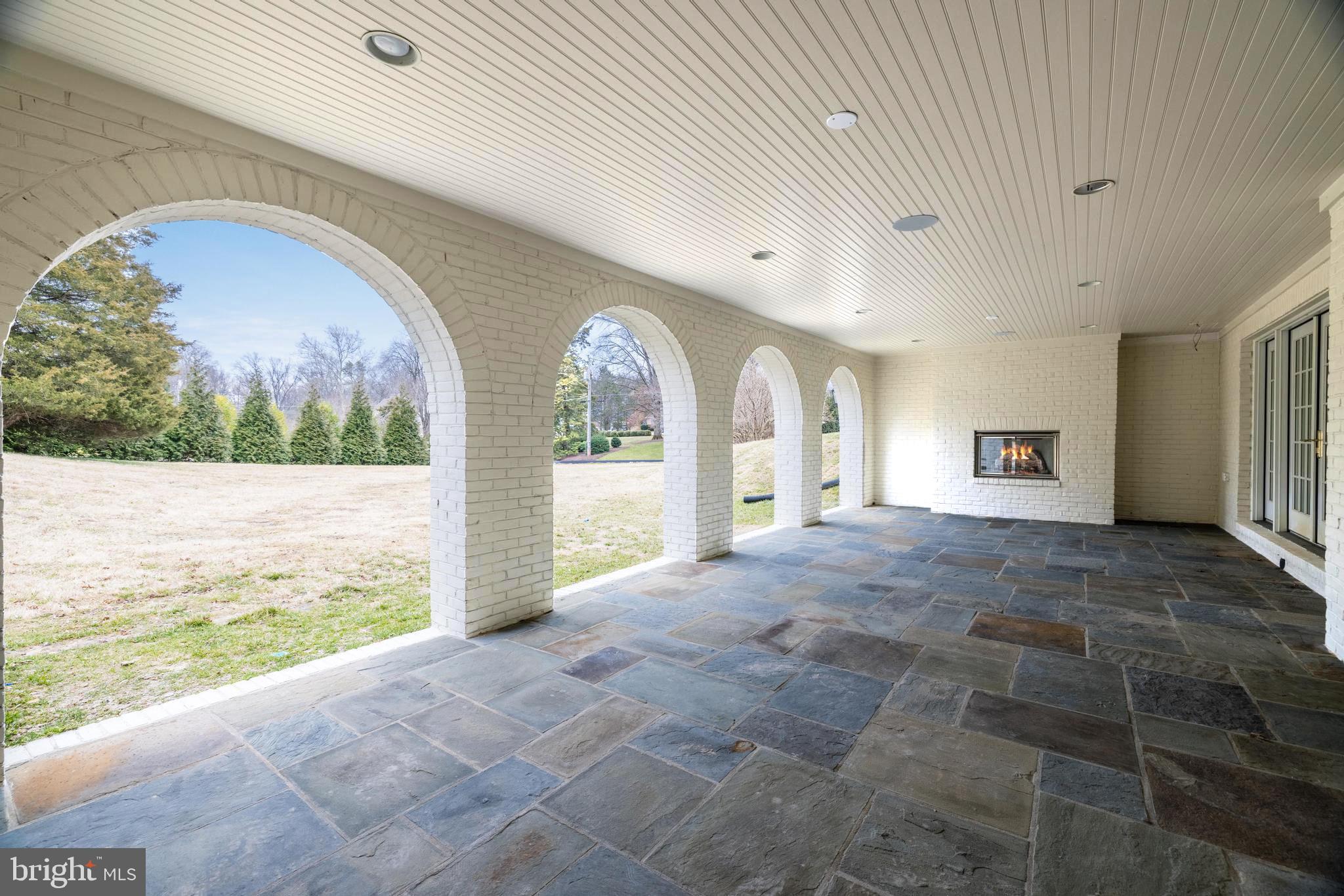 SALONA VILLAGE - Residential