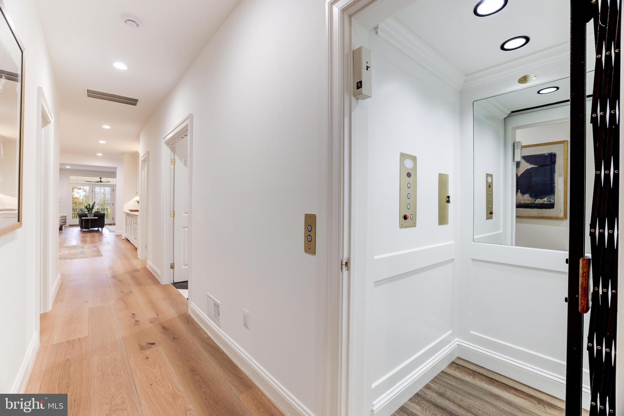 SALONA VILLAGE - Residential