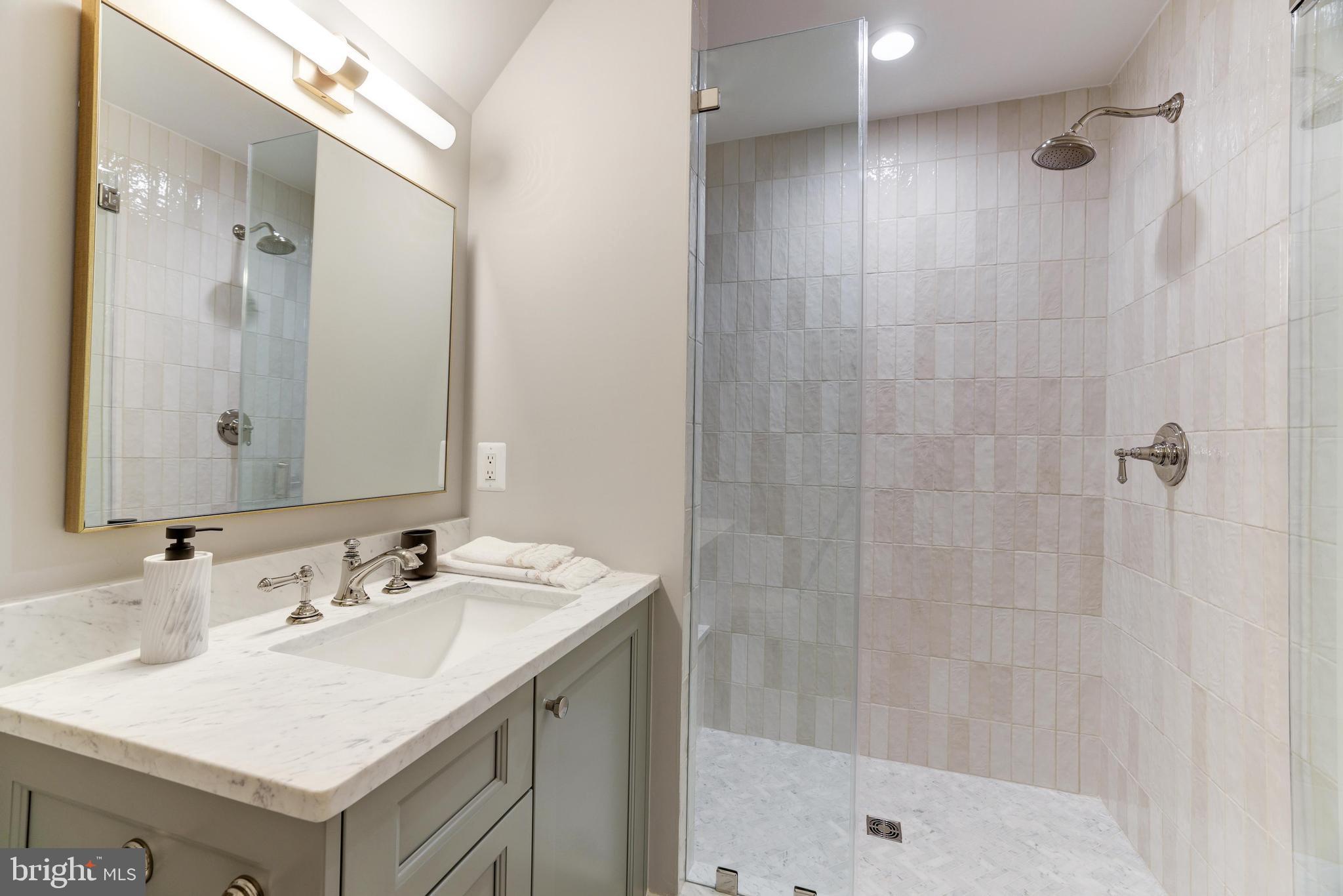 SALONA VILLAGE - Residential