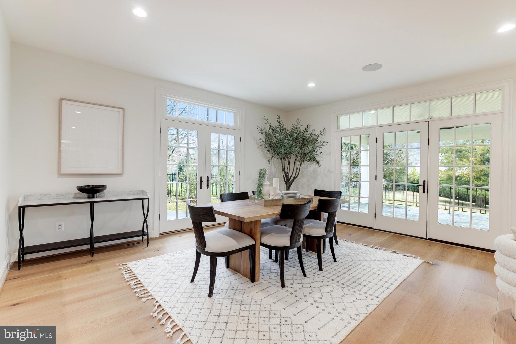 SALONA VILLAGE - Residential