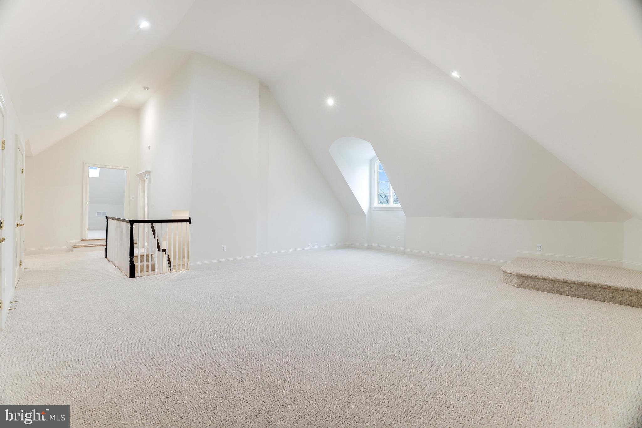 SALONA VILLAGE - Residential