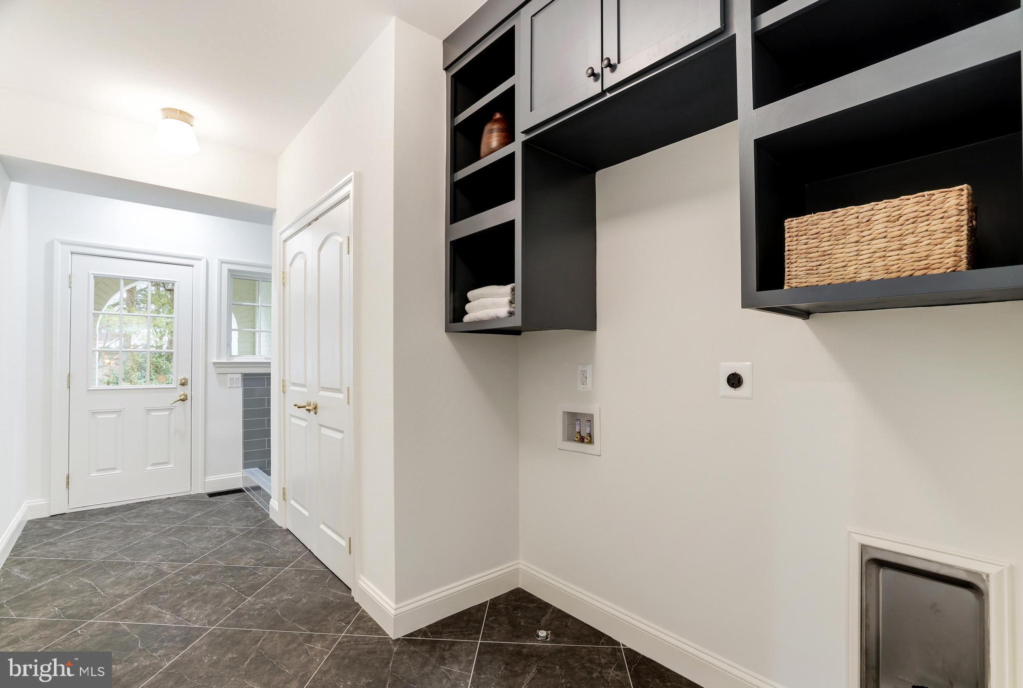 SALONA VILLAGE - Residential