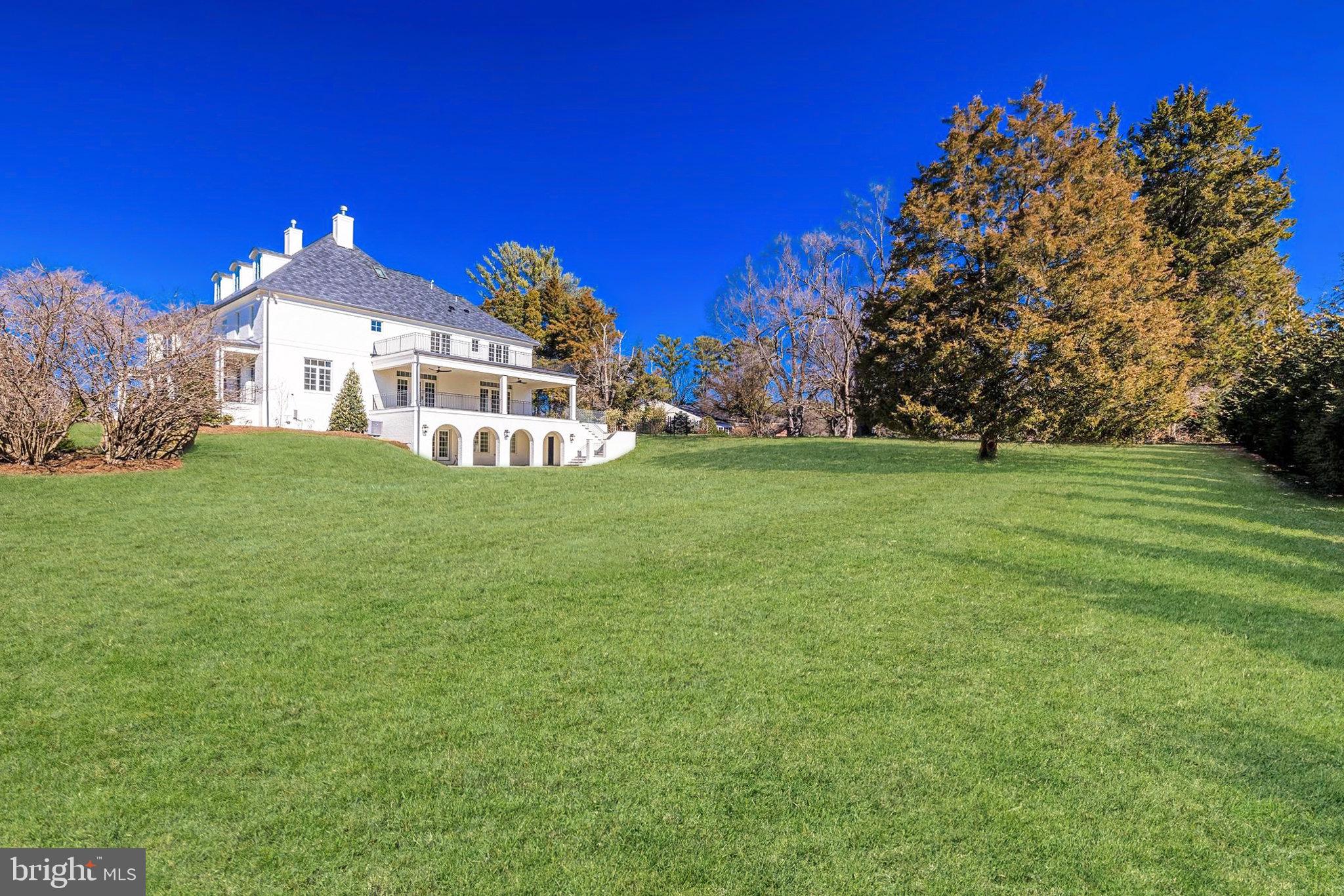 SALONA VILLAGE - Residential