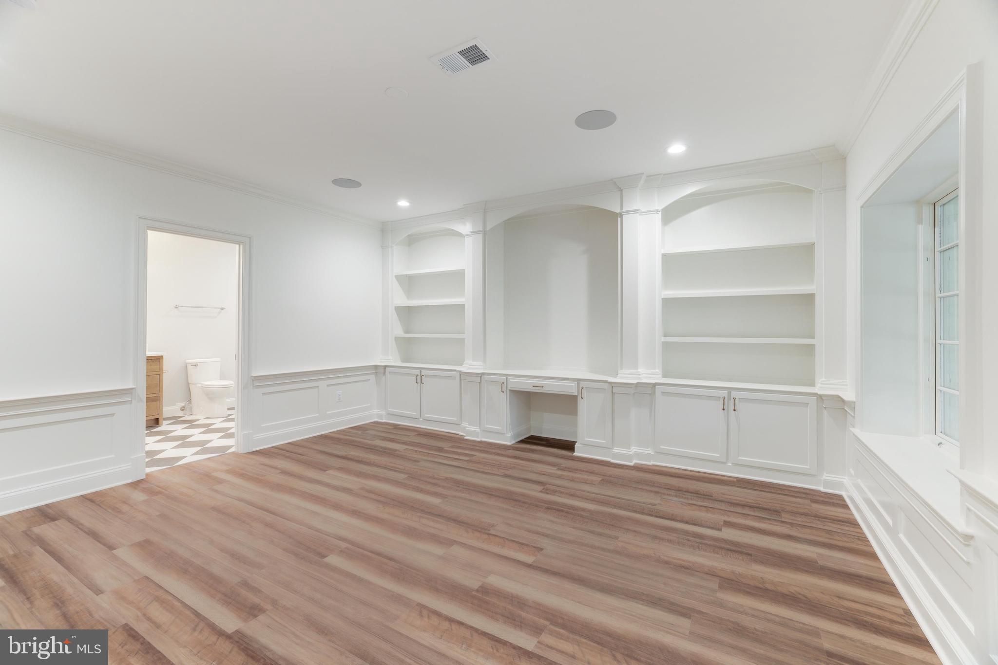 SALONA VILLAGE - Residential