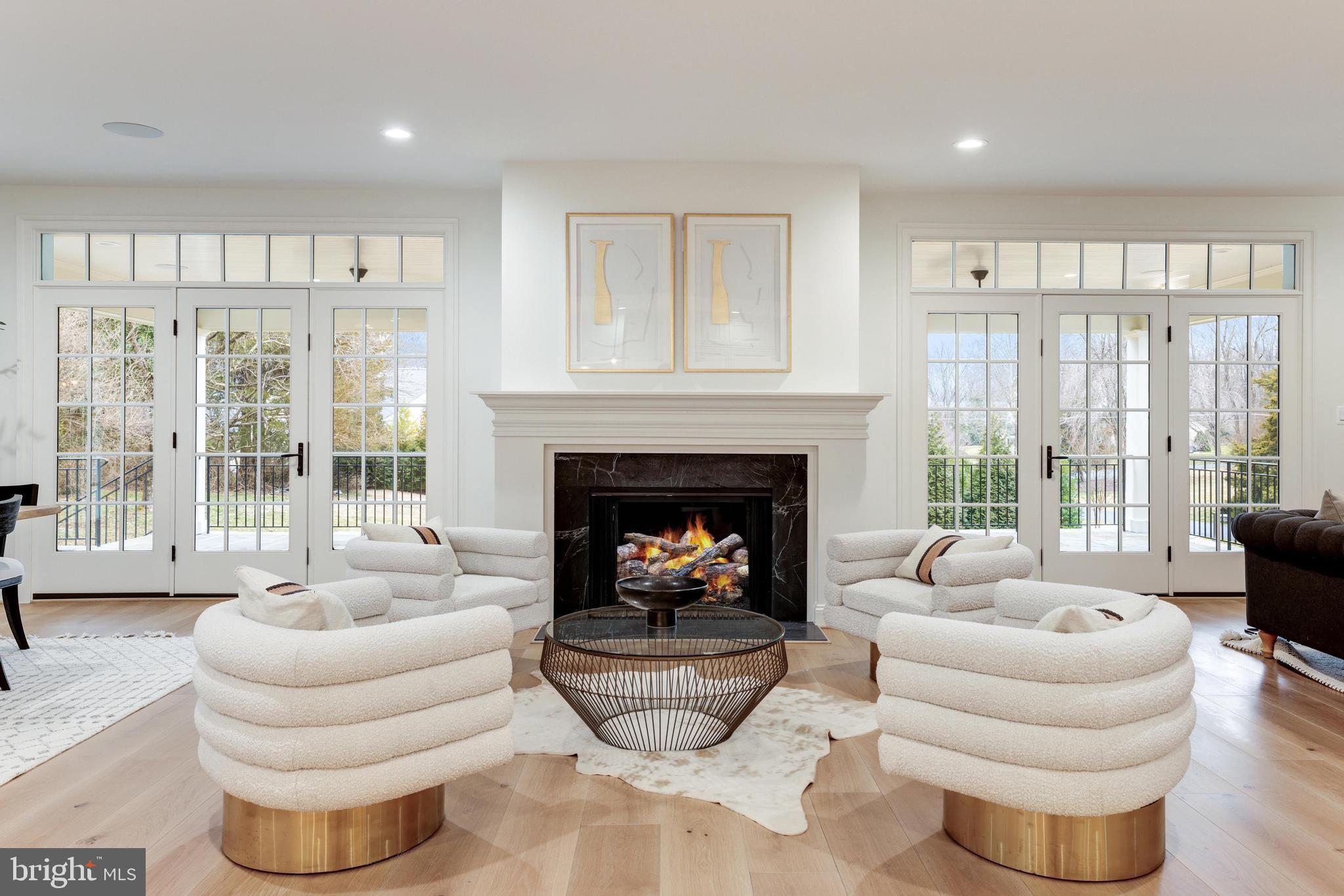 SALONA VILLAGE - Residential