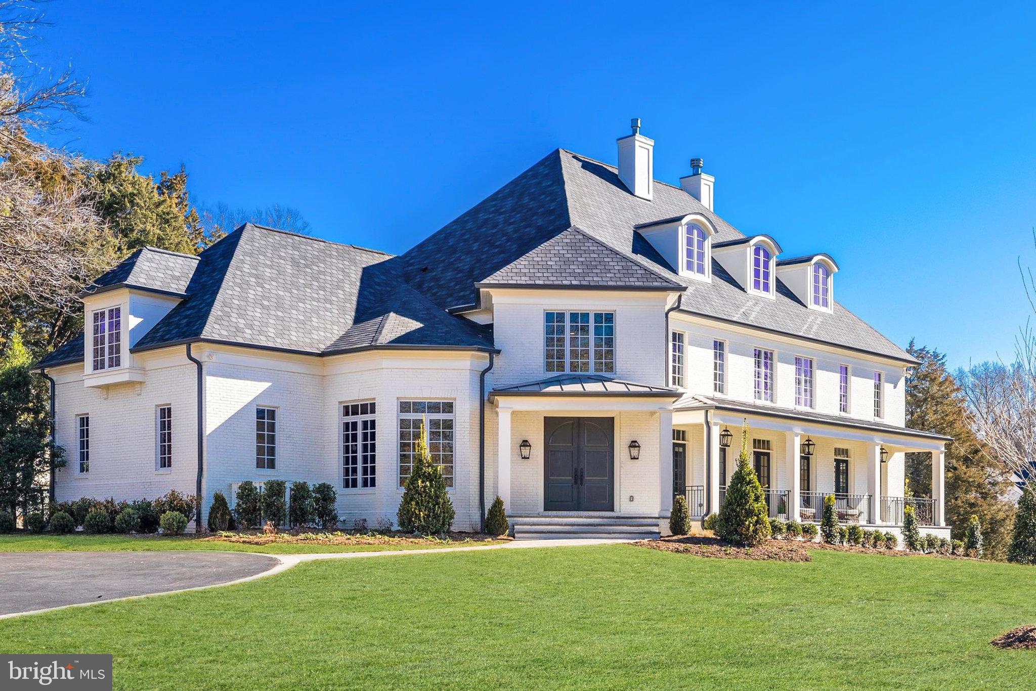 SALONA VILLAGE - Residential