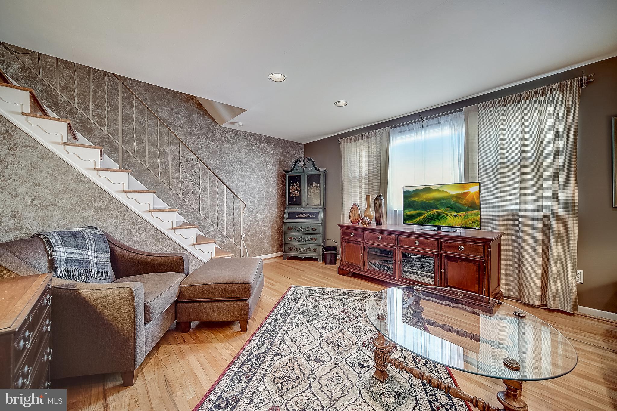 ROXBOROUGH - Residential