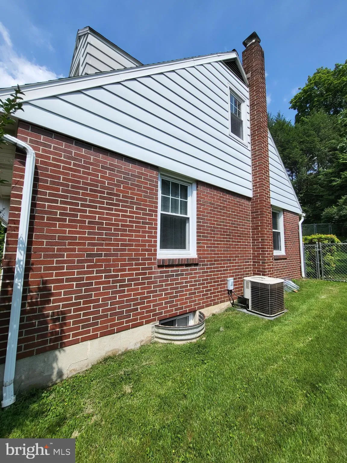 Reading, Pennsylvania 19609, United States, 3 Bedrooms Bedrooms, ,2 BathroomsBathrooms,Residential,Pending,72278