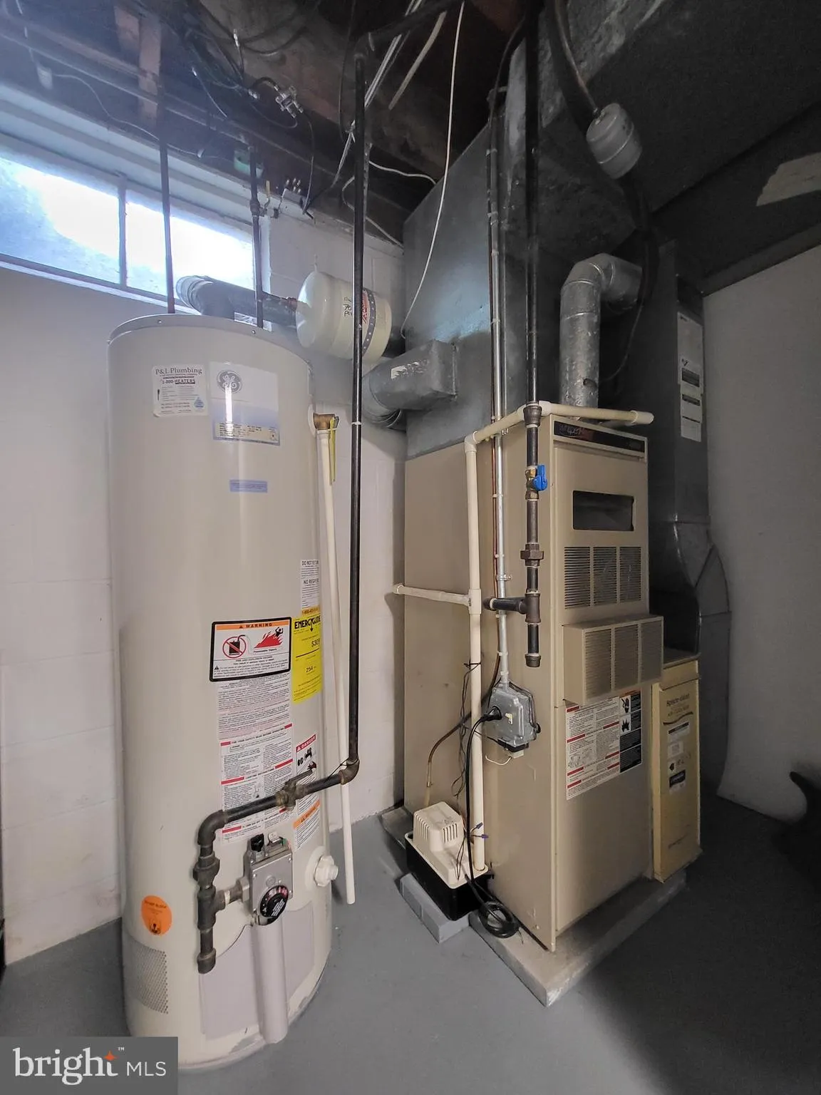 Reading, Pennsylvania 19609, United States, 3 Bedrooms Bedrooms, ,2 BathroomsBathrooms,Residential,Pending,72278