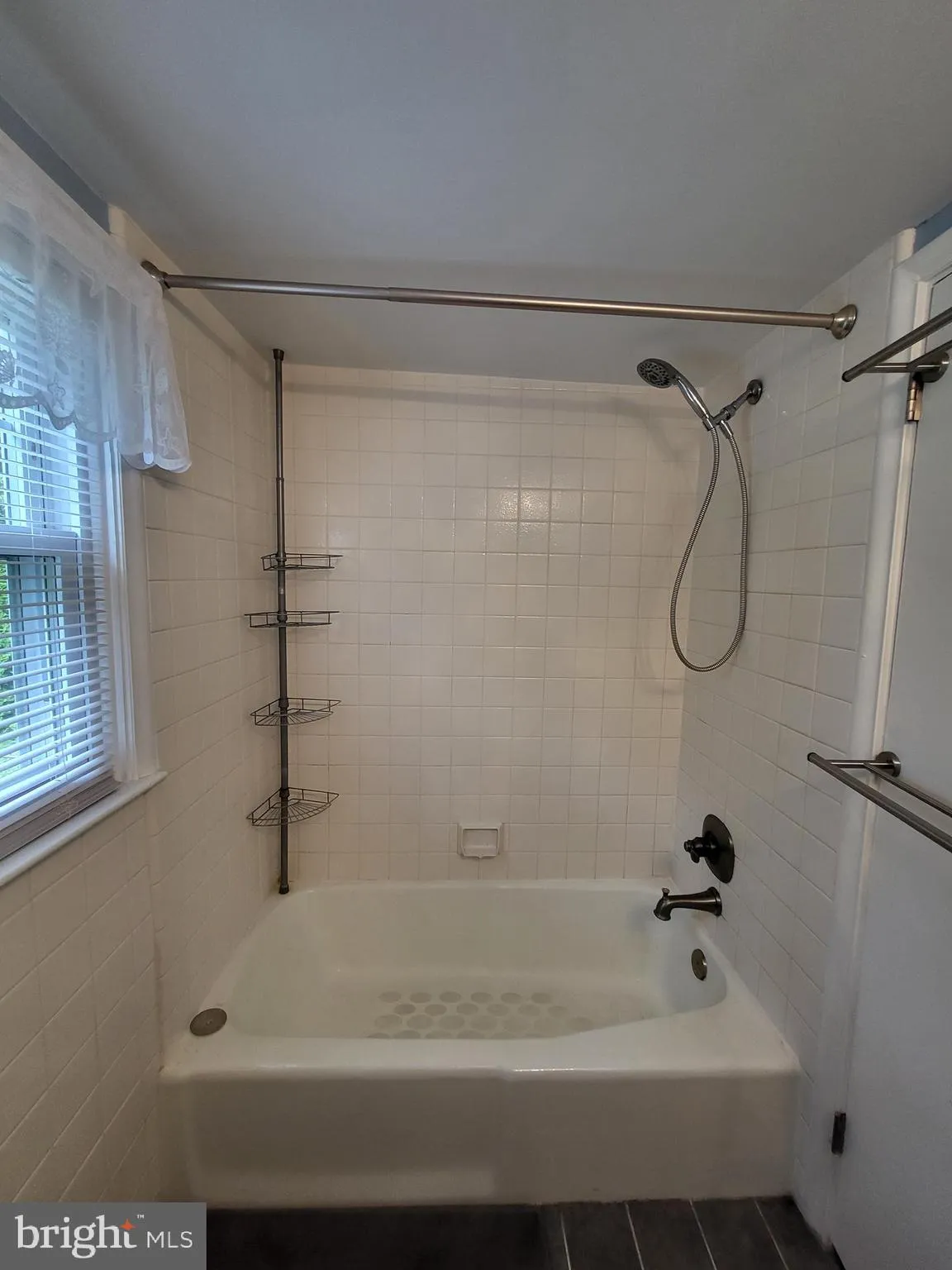 Reading, Pennsylvania 19609, United States, 3 Bedrooms Bedrooms, ,2 BathroomsBathrooms,Residential,Pending,72278