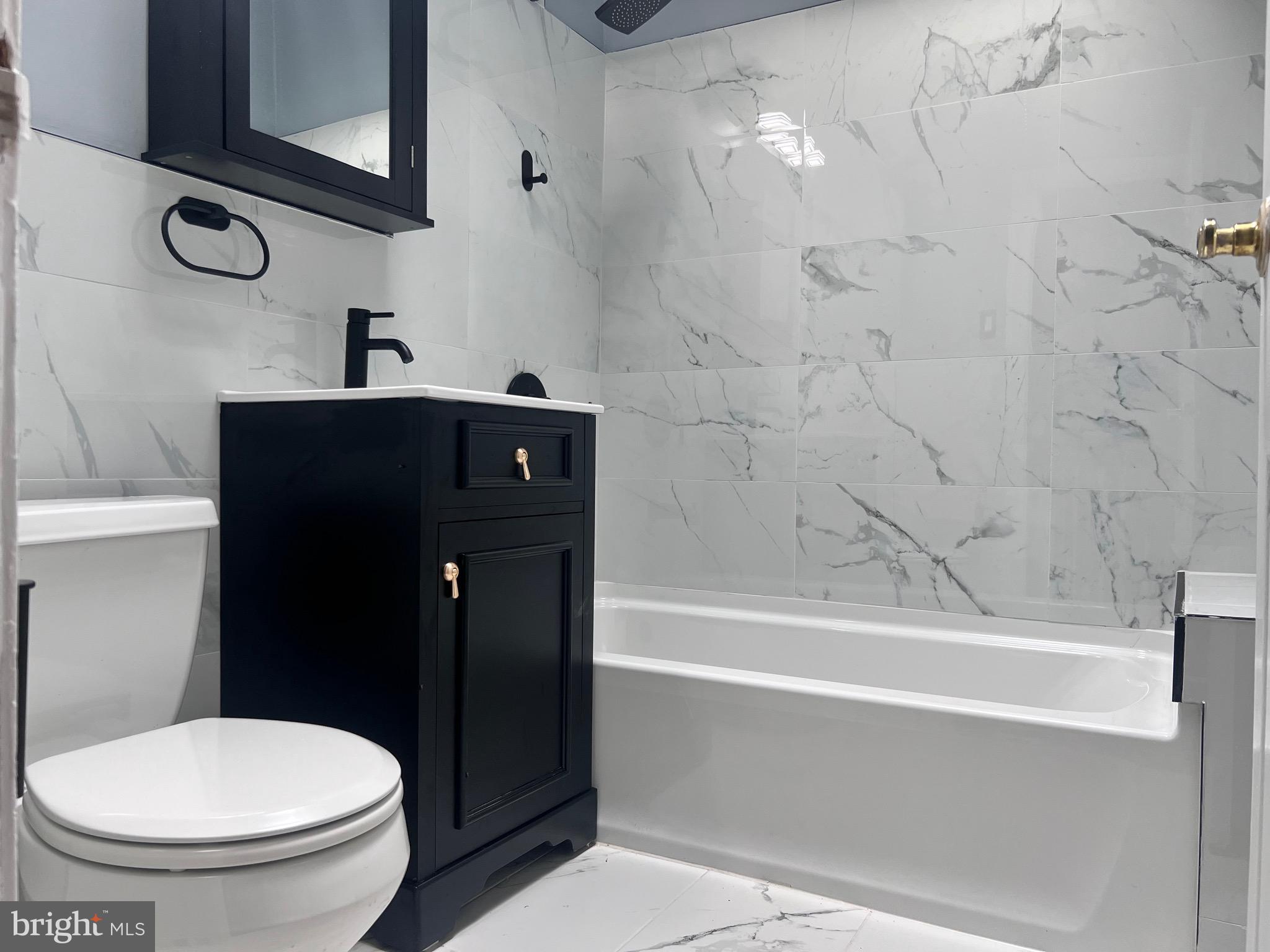 OXFORD CIRCLE - Residential