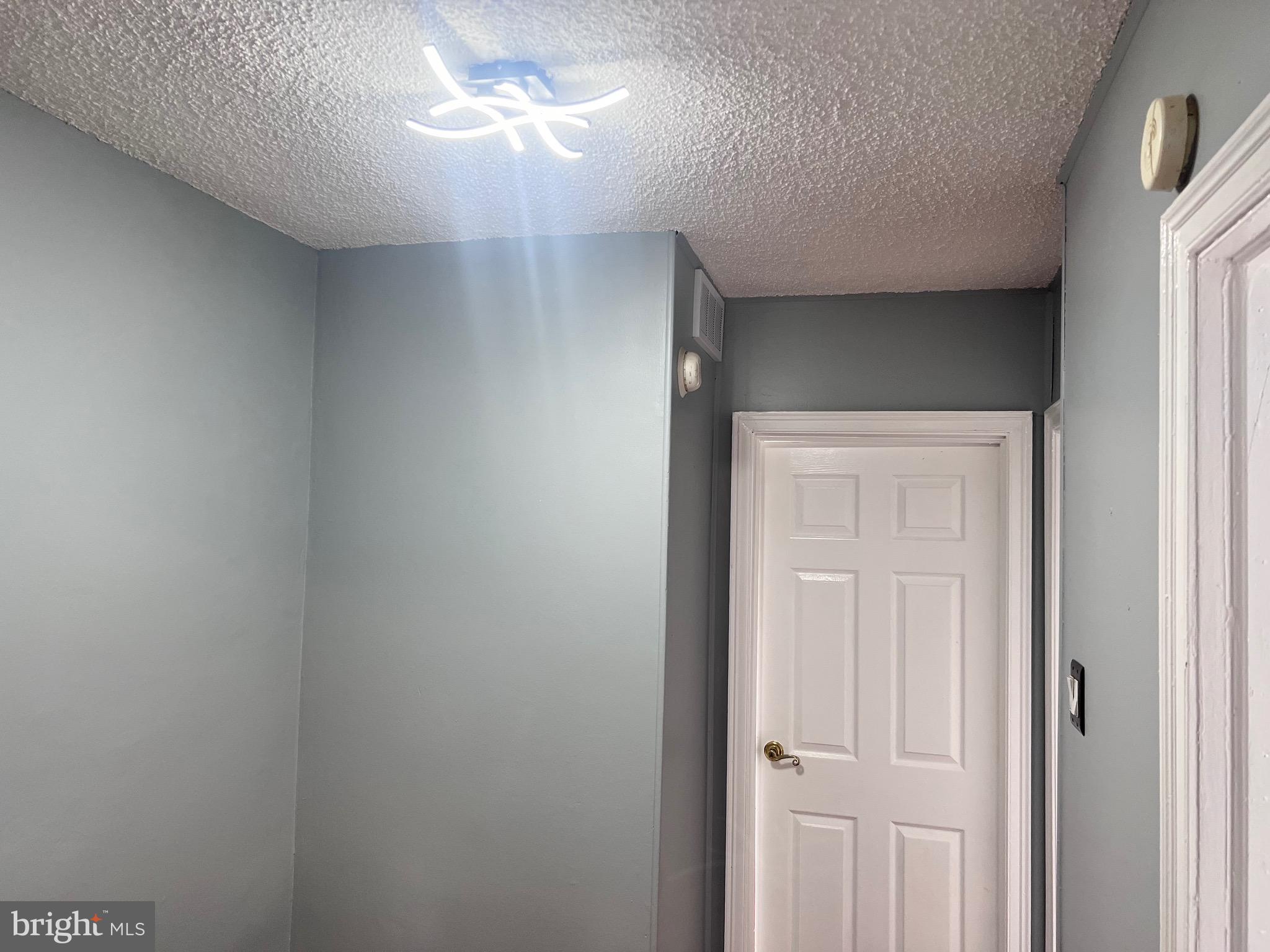 OXFORD CIRCLE - Residential