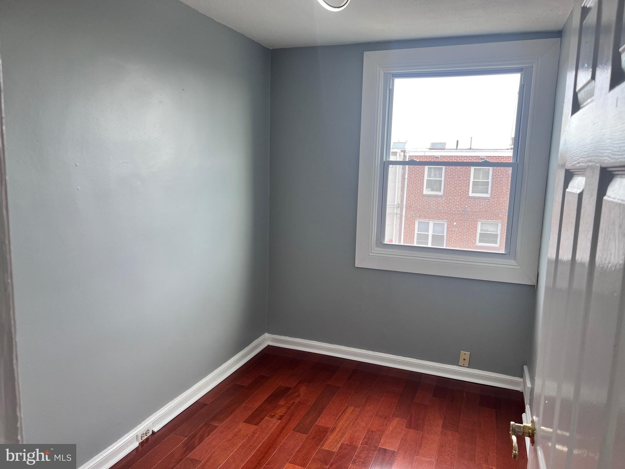 OXFORD CIRCLE - Residential