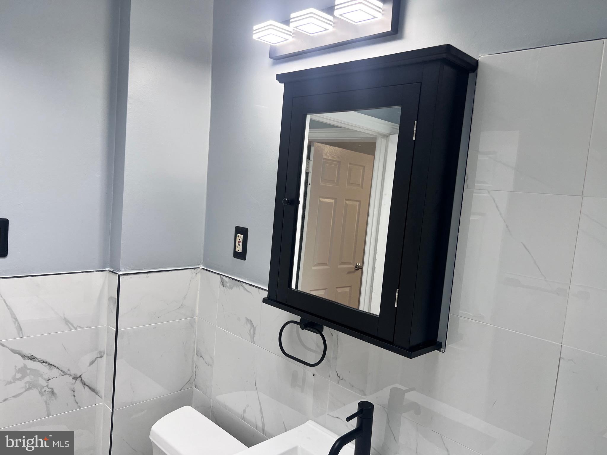 OXFORD CIRCLE - Residential