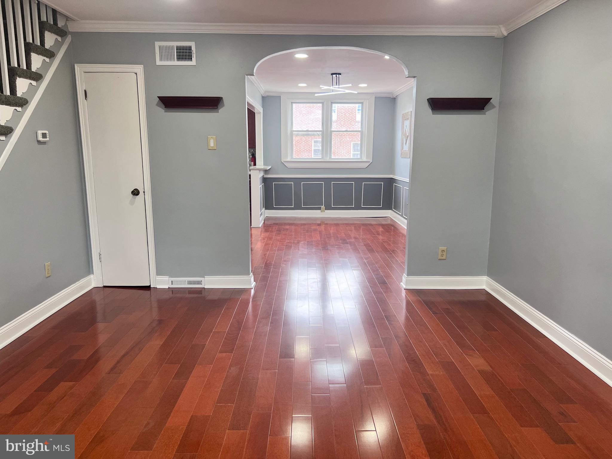 OXFORD CIRCLE - Residential