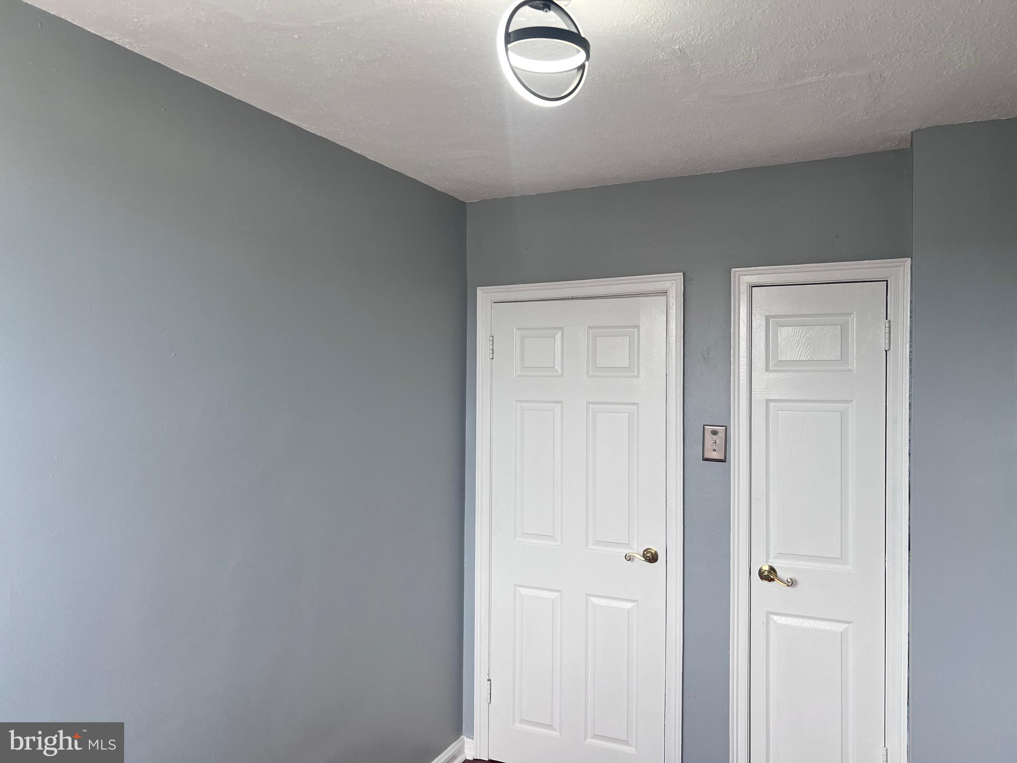 OXFORD CIRCLE - Residential