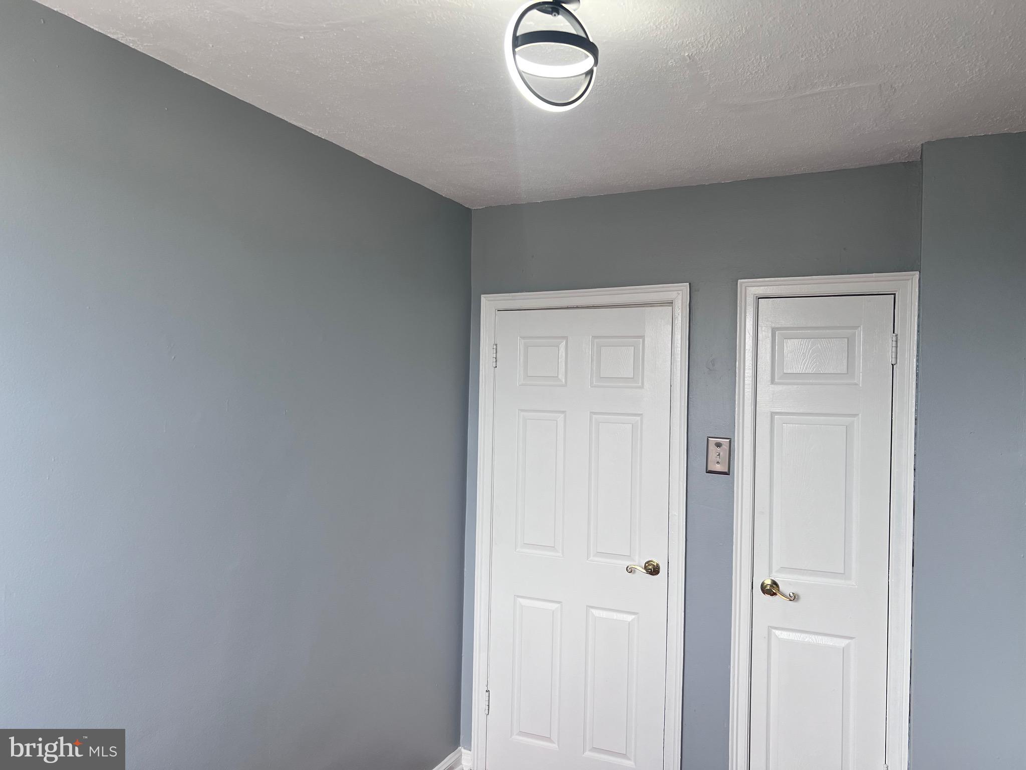 OXFORD CIRCLE - Residential