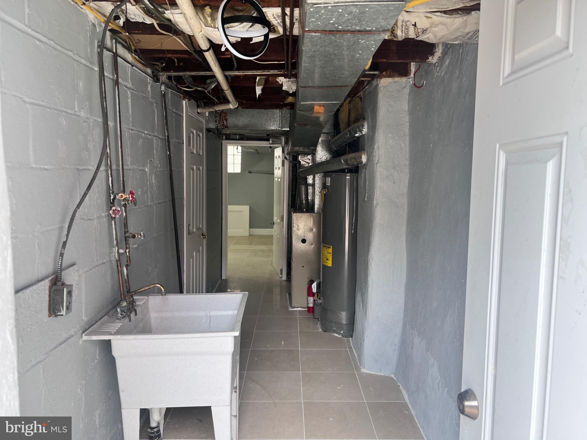 OXFORD CIRCLE - Residential