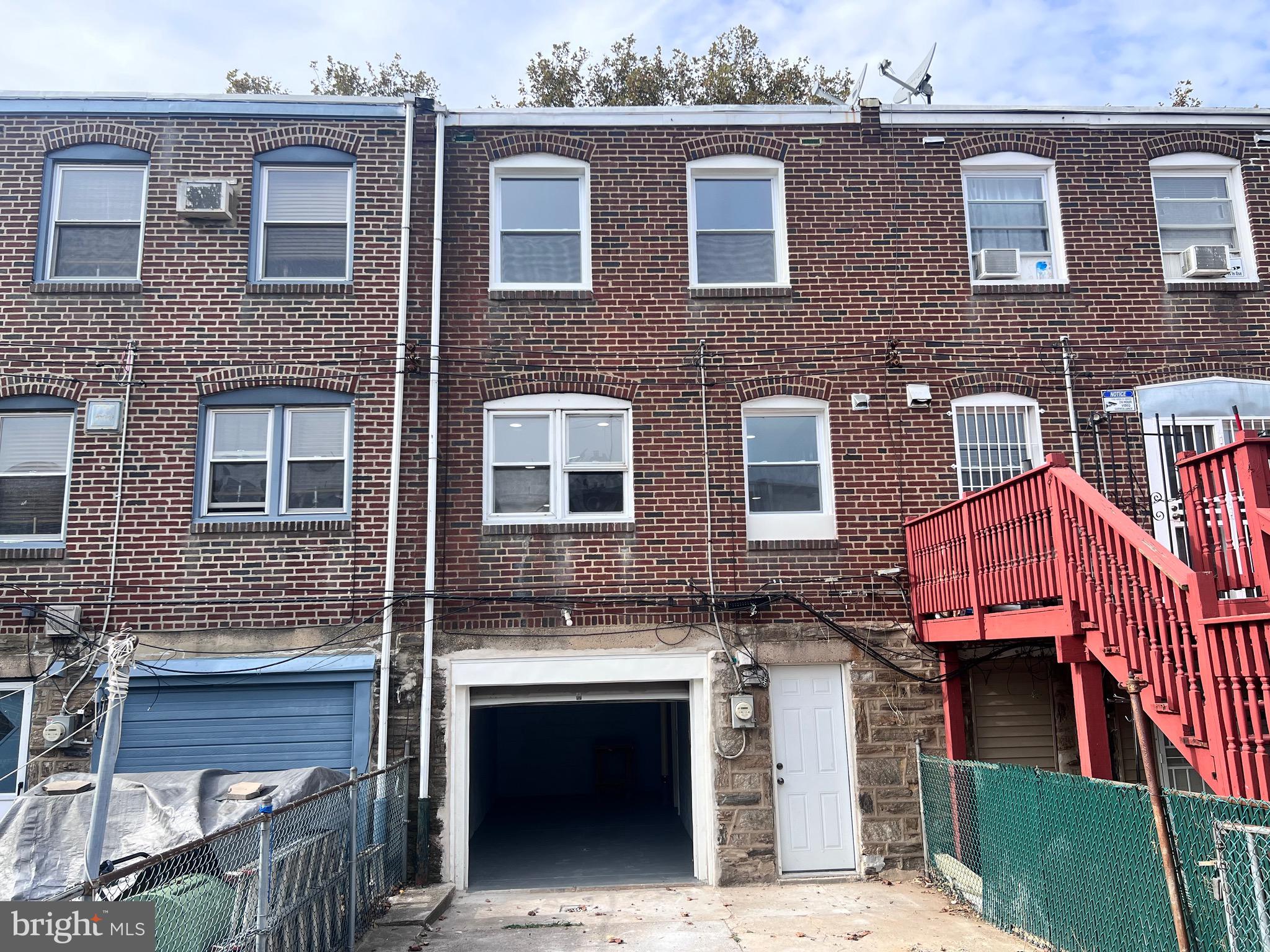 OXFORD CIRCLE - Residential