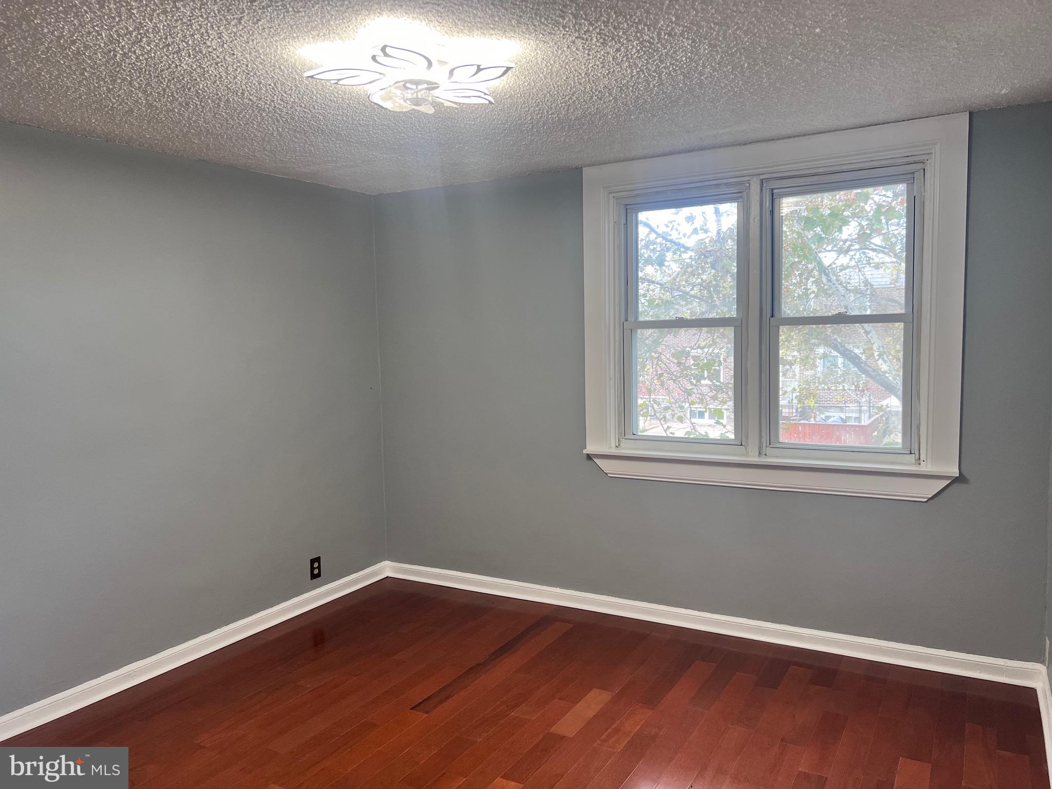 OXFORD CIRCLE - Residential