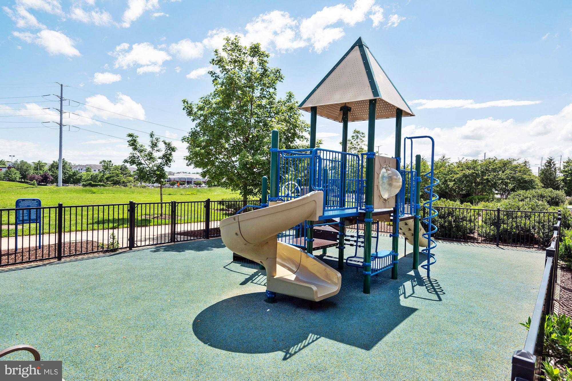 ECLIPSE ON CENTER PARK - Residential Lease