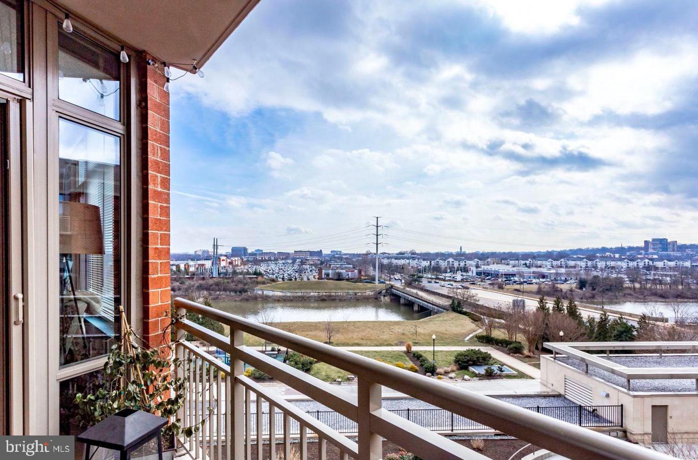 ECLIPSE ON CENTER PARK - Residential Lease