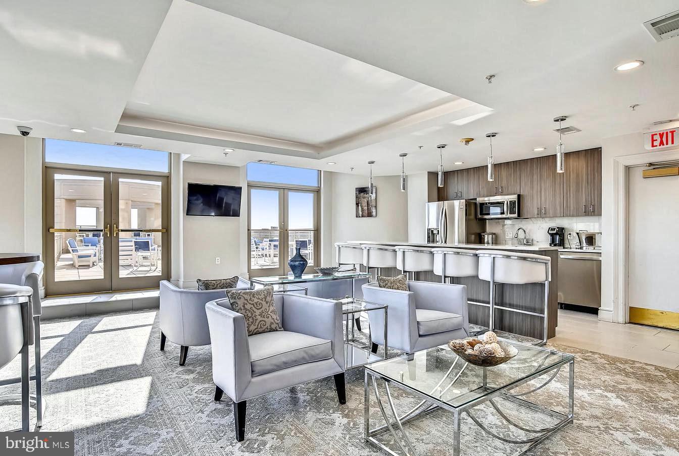 ECLIPSE ON CENTER PARK - Residential Lease