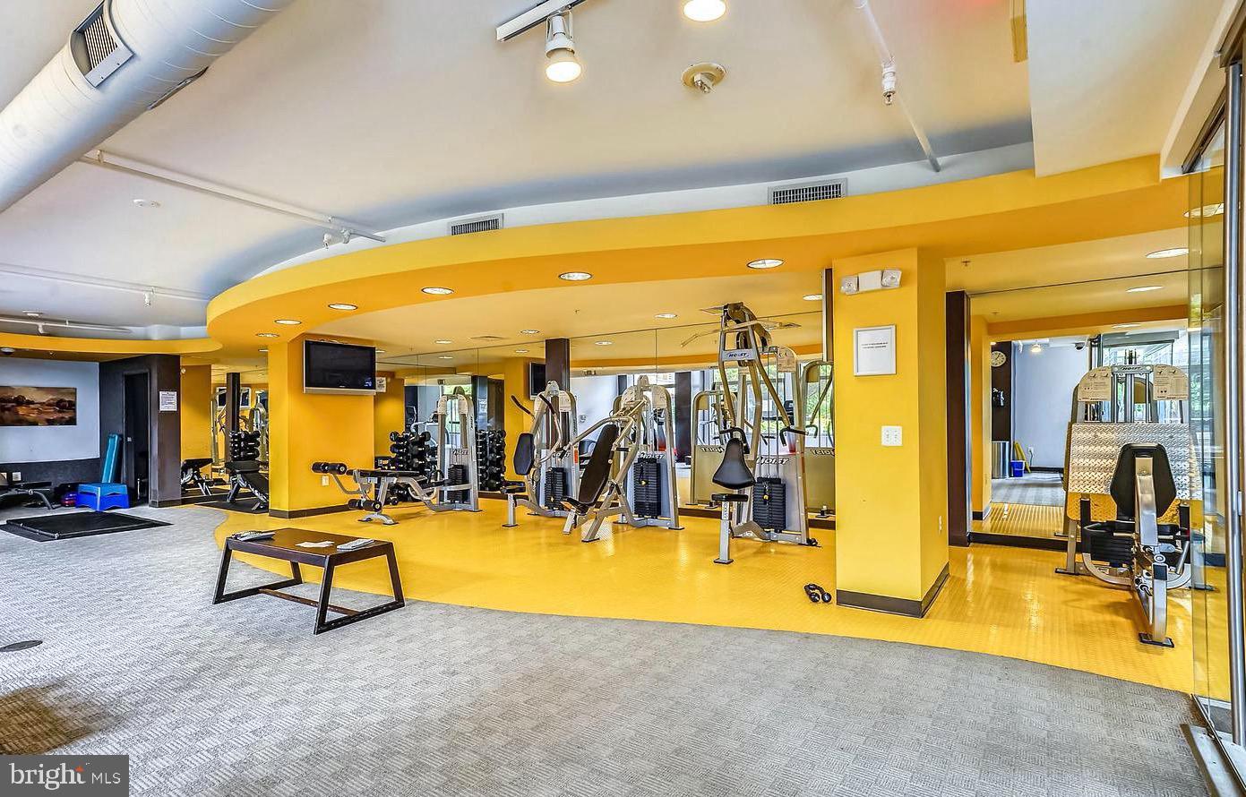 ECLIPSE ON CENTER PARK - Residential Lease