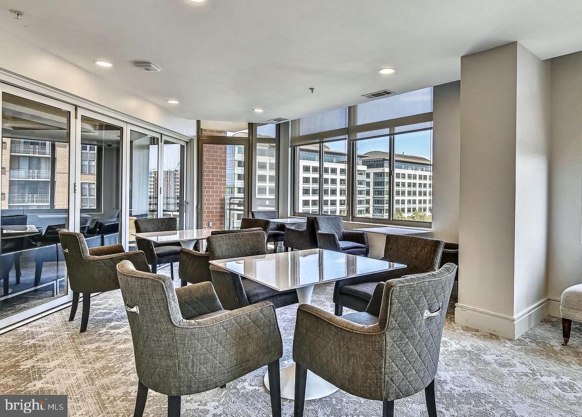 ECLIPSE ON CENTER PARK - Residential Lease