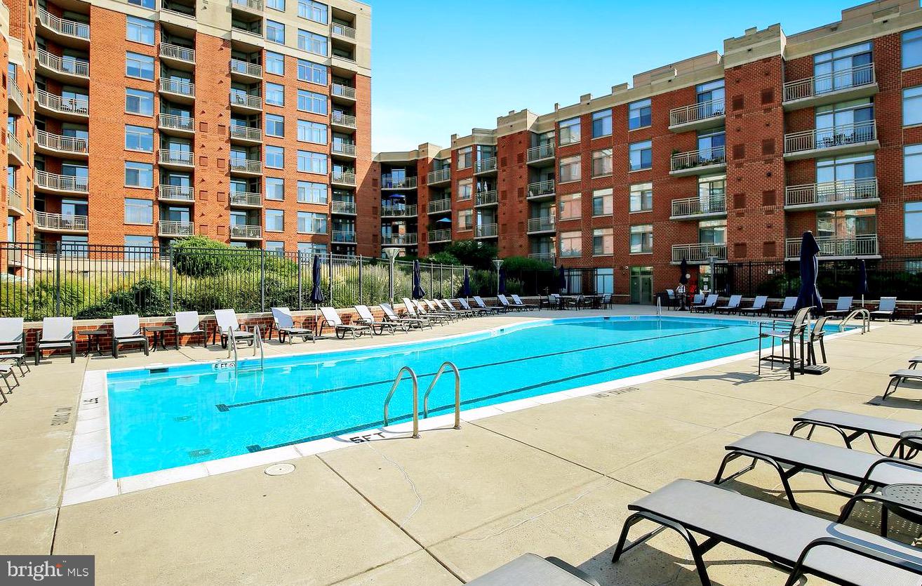 ECLIPSE ON CENTER PARK - Residential Lease