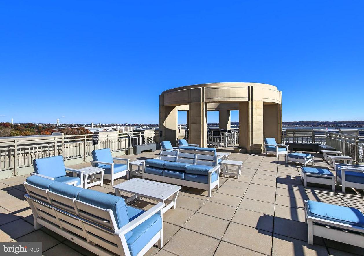 ECLIPSE ON CENTER PARK - Residential Lease