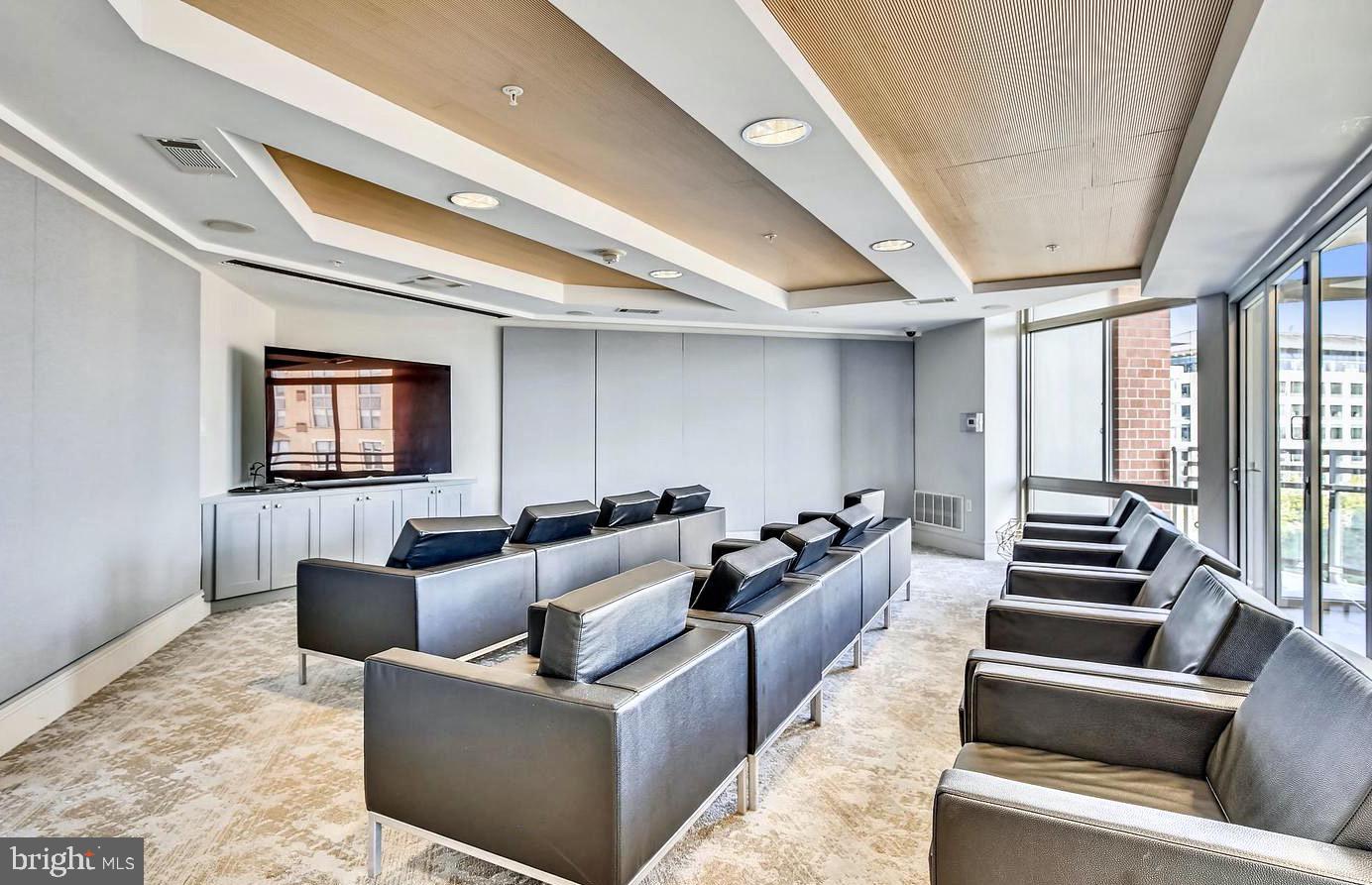 ECLIPSE ON CENTER PARK - Residential Lease