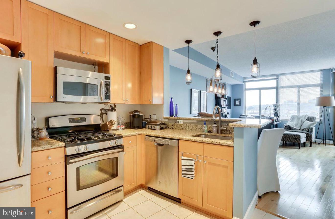 ECLIPSE ON CENTER PARK - Residential Lease