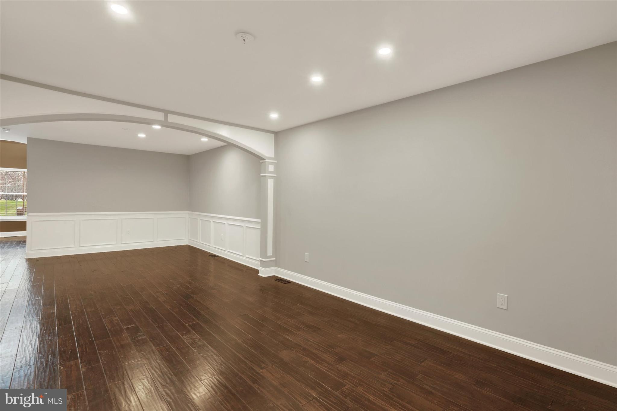 102 JULIAN DRIVE E E